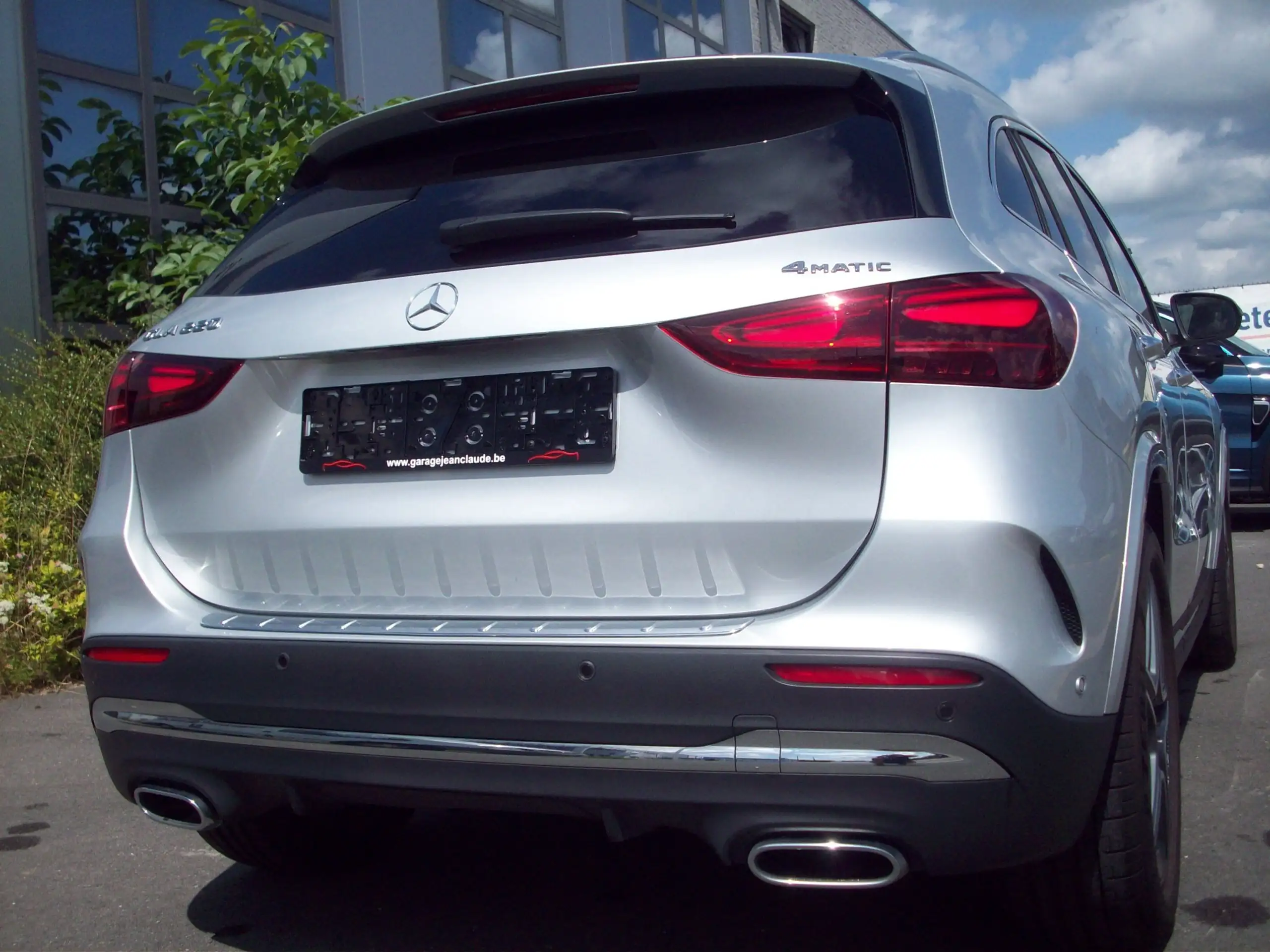 Mercedes-Benz - GLA 220