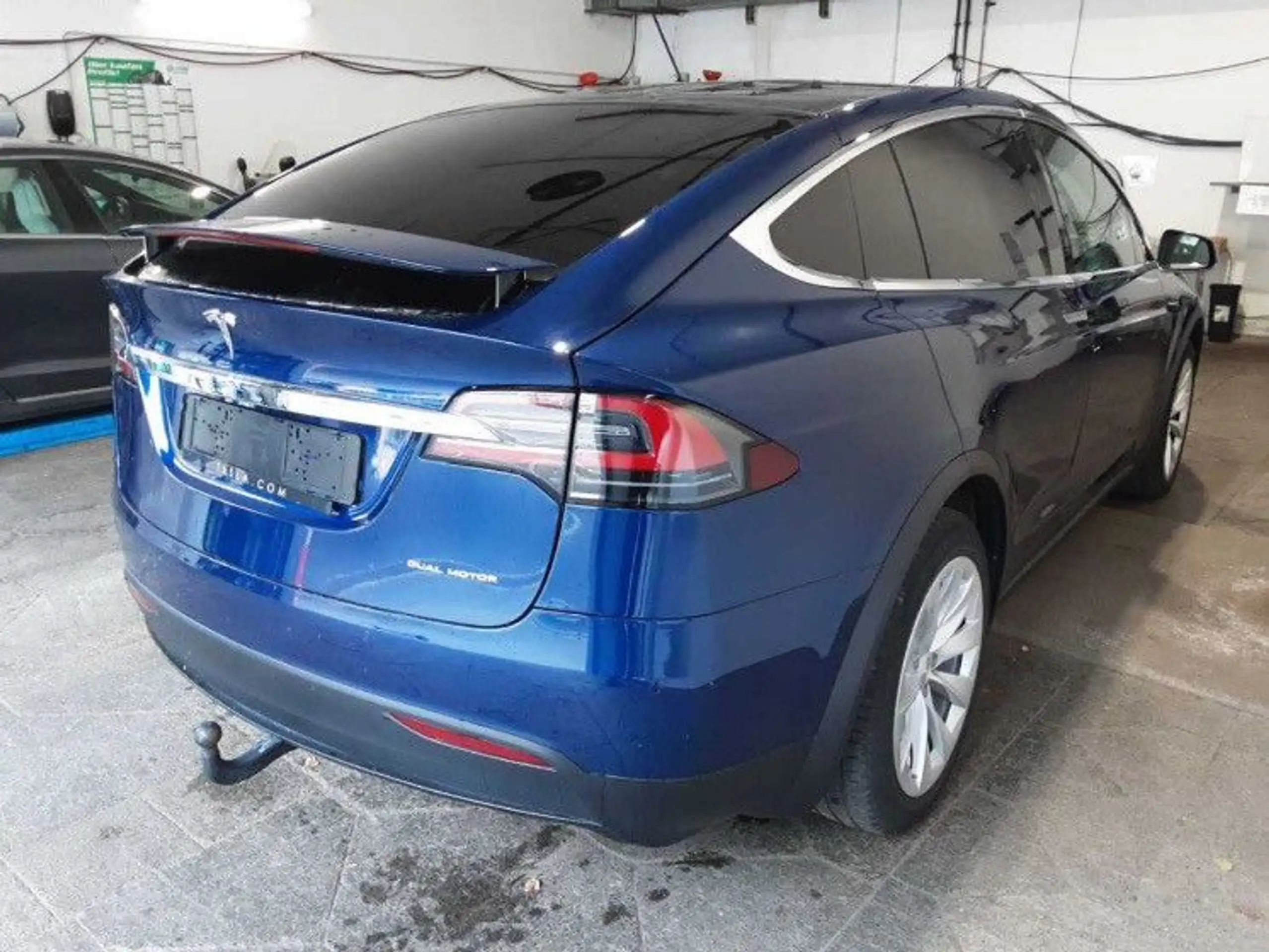 Tesla - Model X