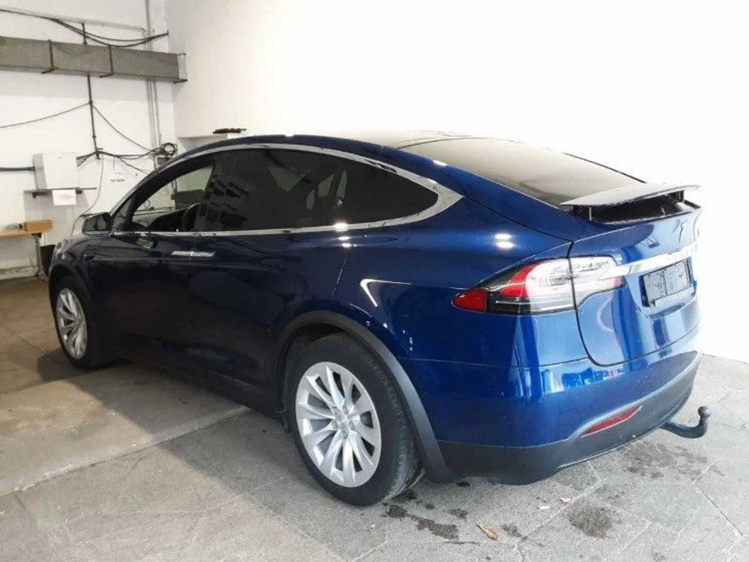 Tesla - Model X