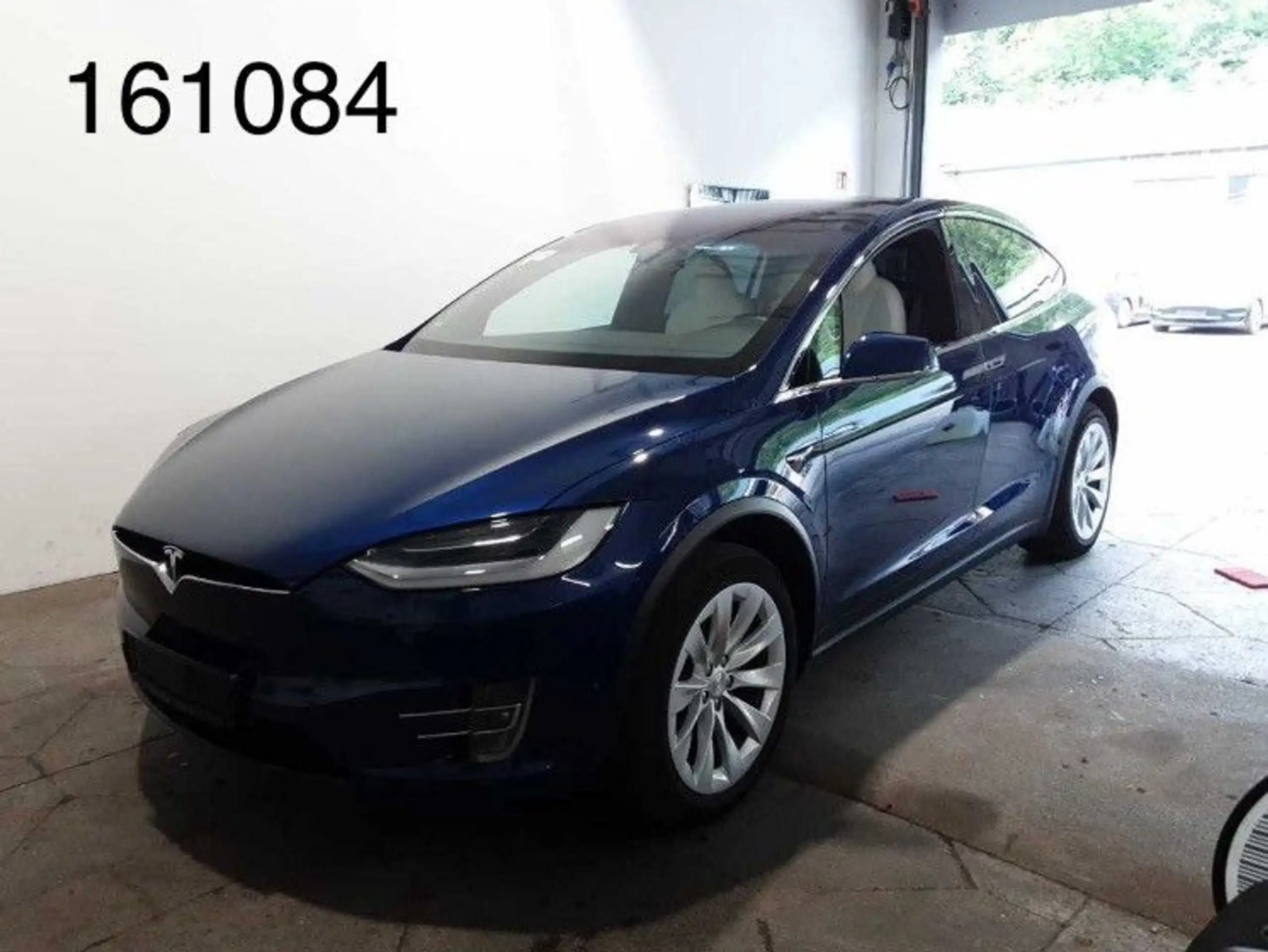 Tesla - Model X