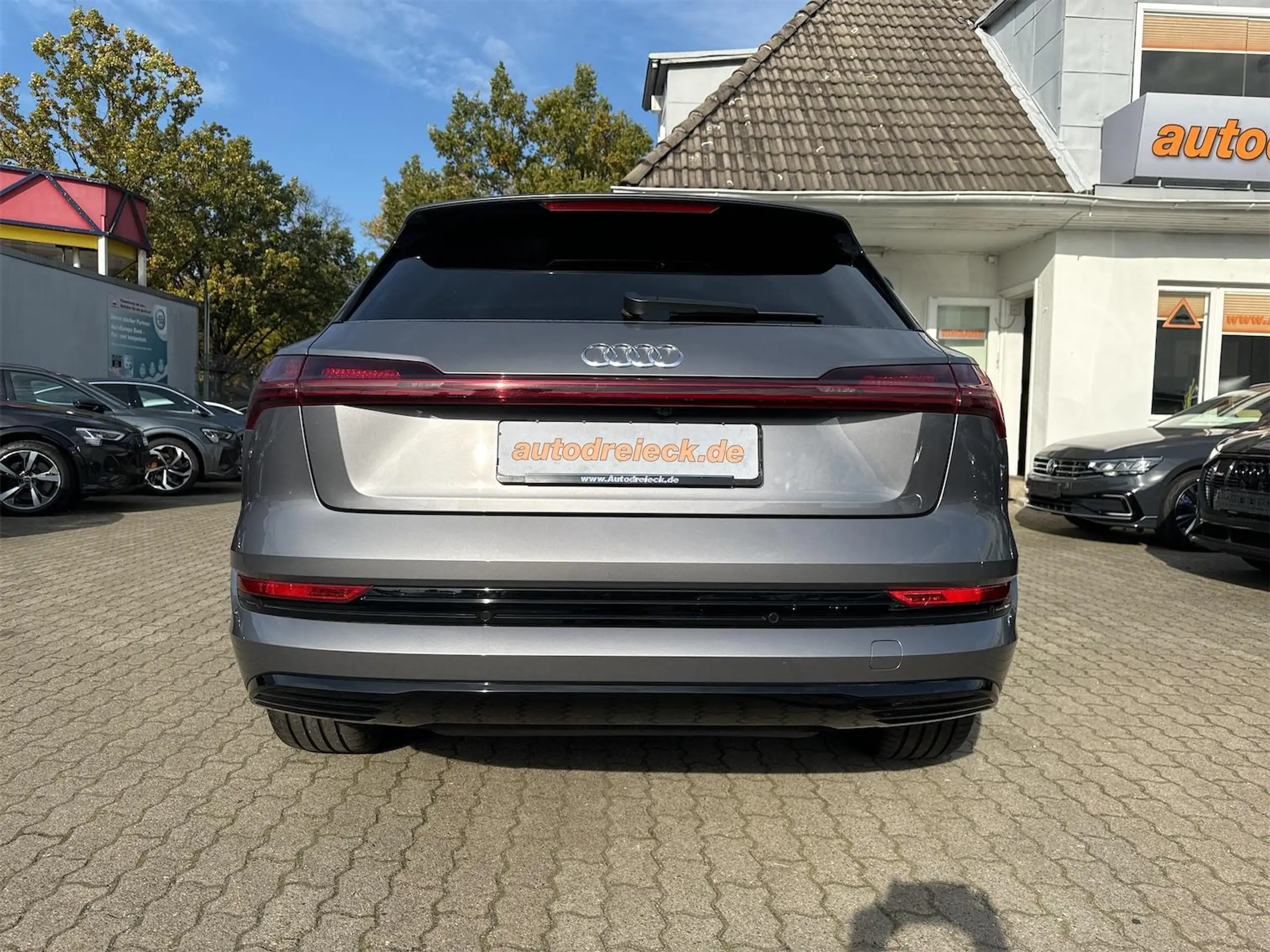 Audi - e-tron