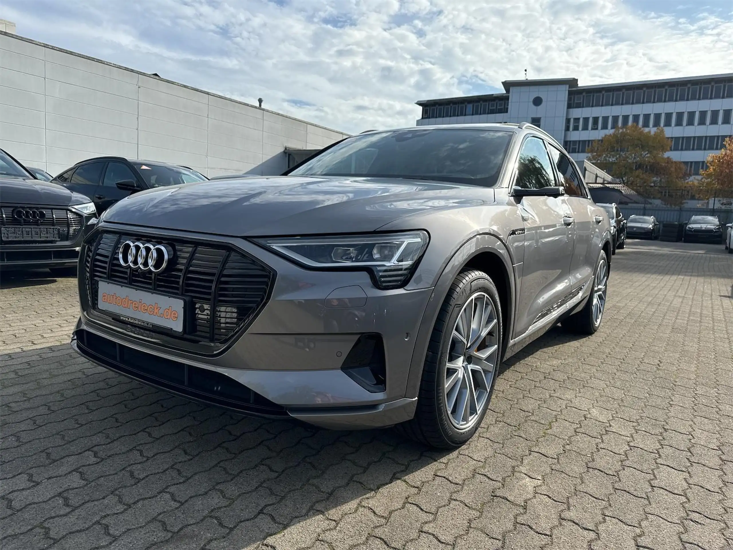 Audi - e-tron