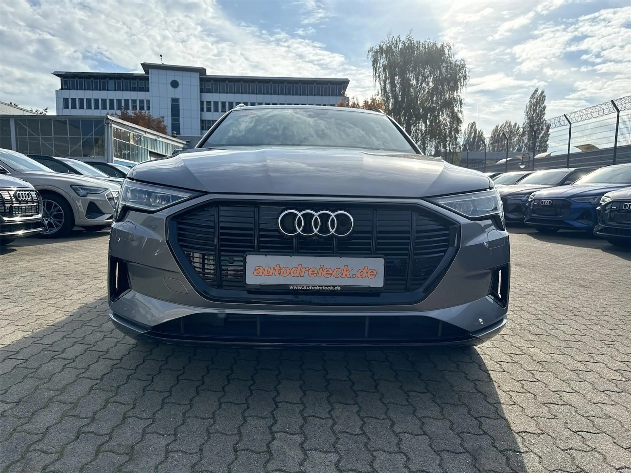 Audi - e-tron