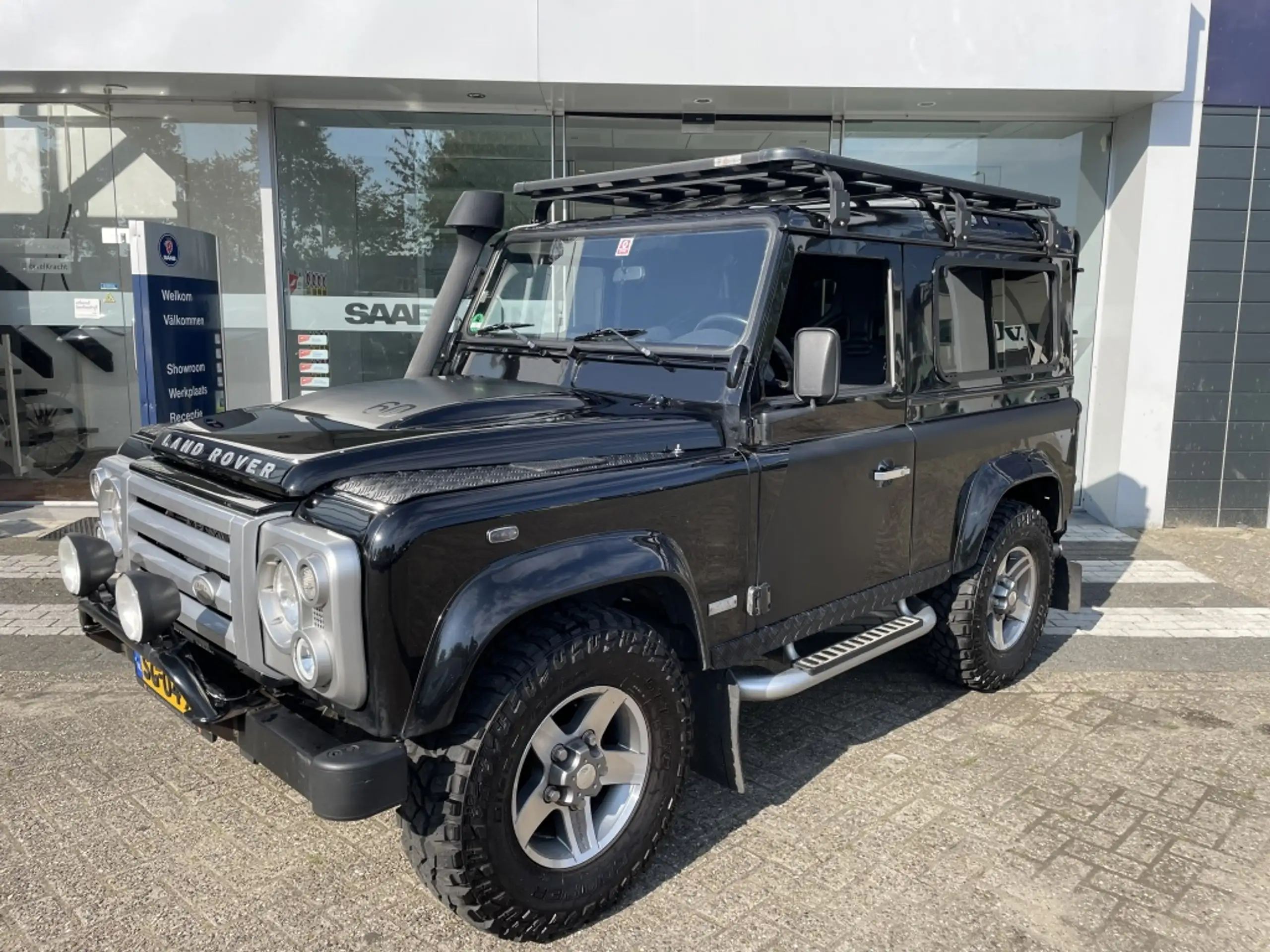 Land Rover - Defender