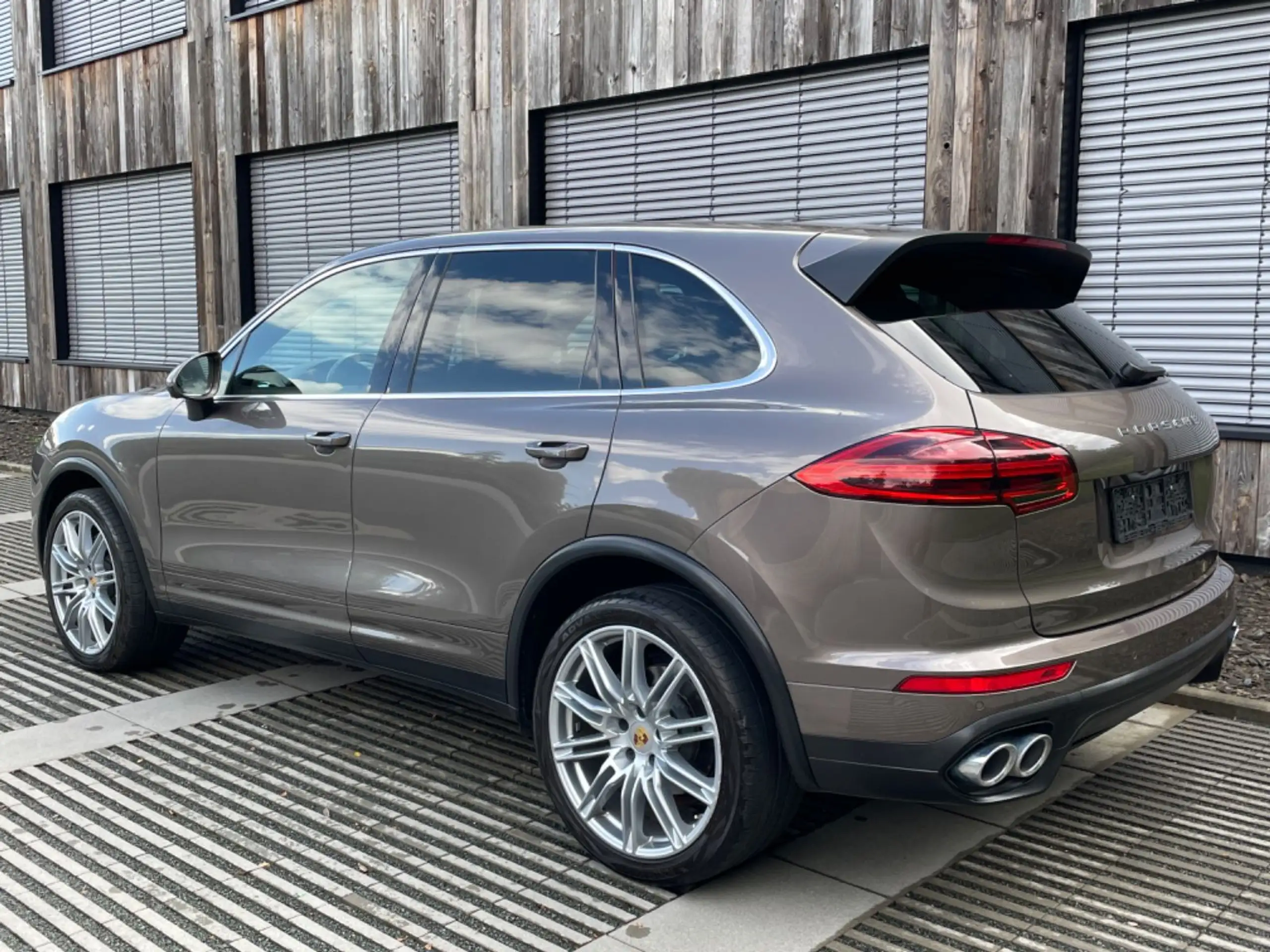 Porsche - Cayenne