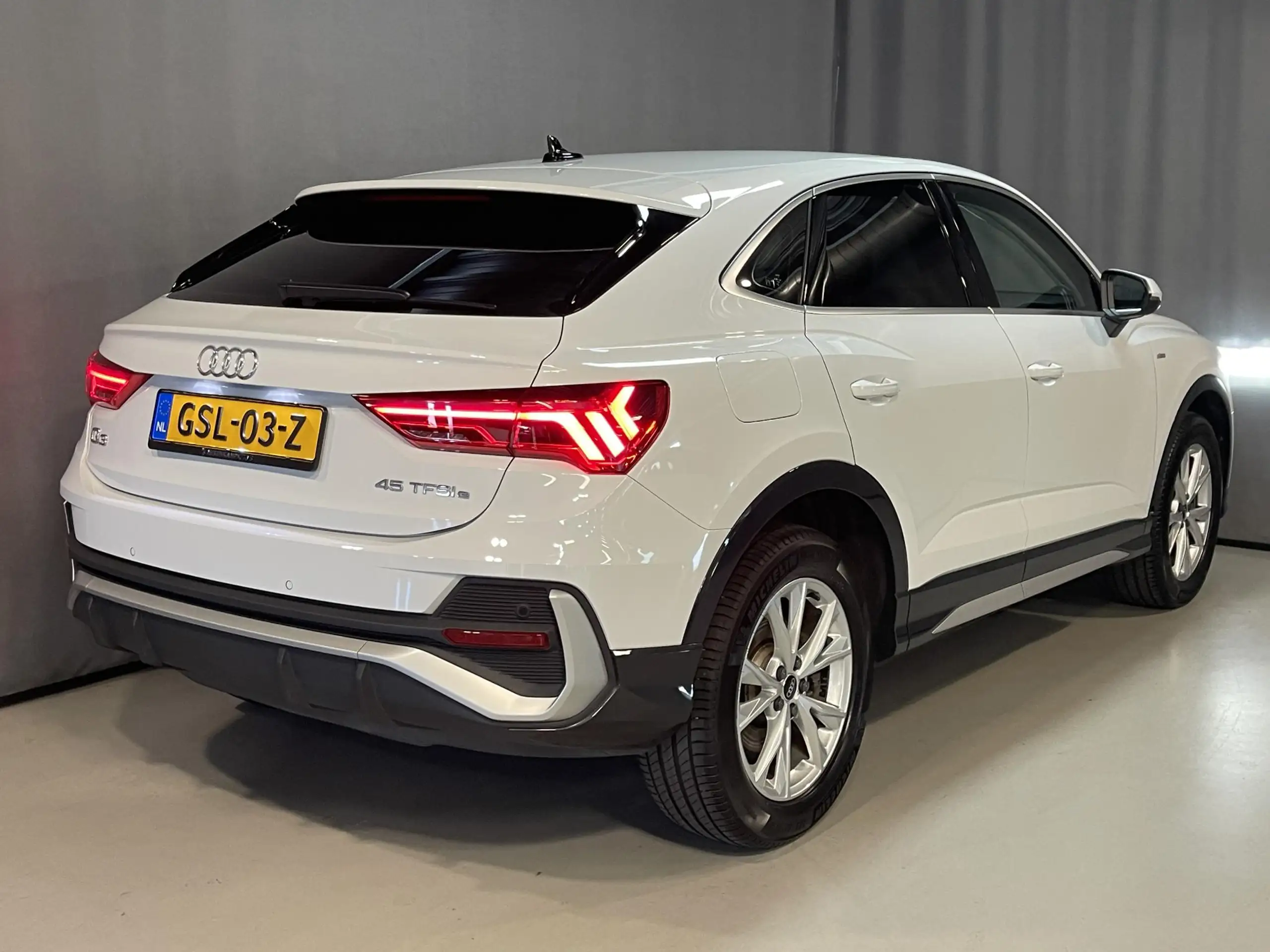 Audi - Q3