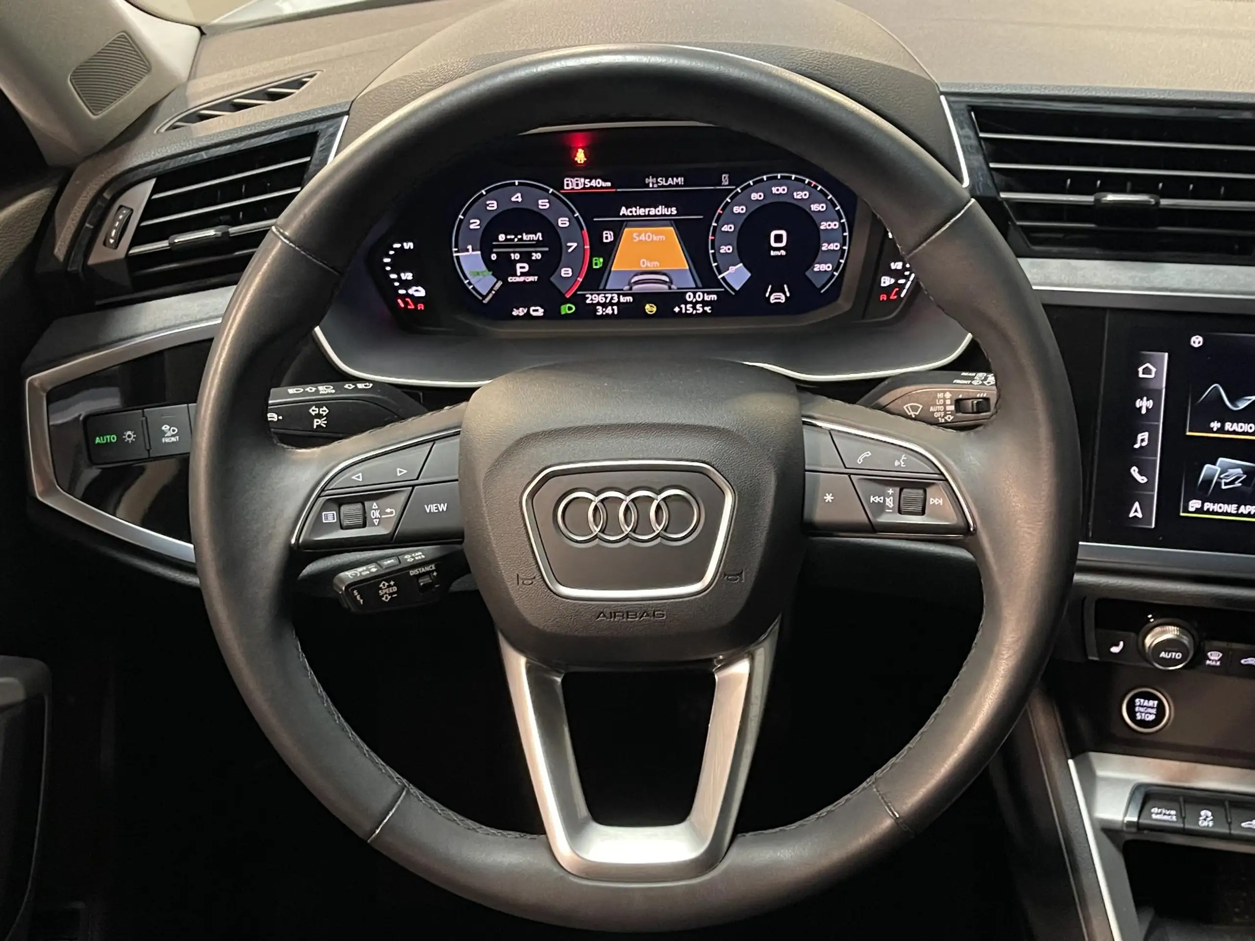 Audi - Q3