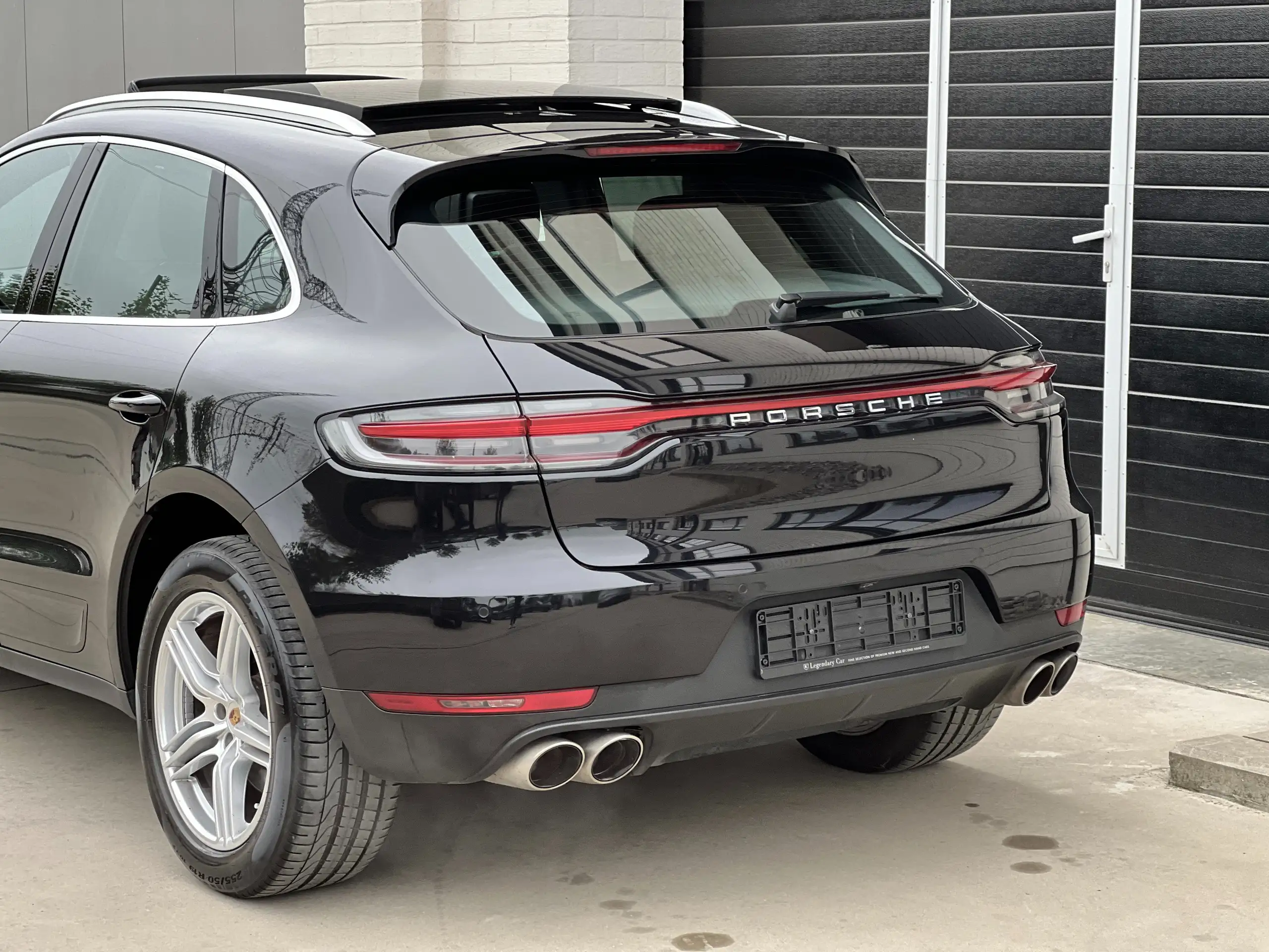 Porsche - Macan