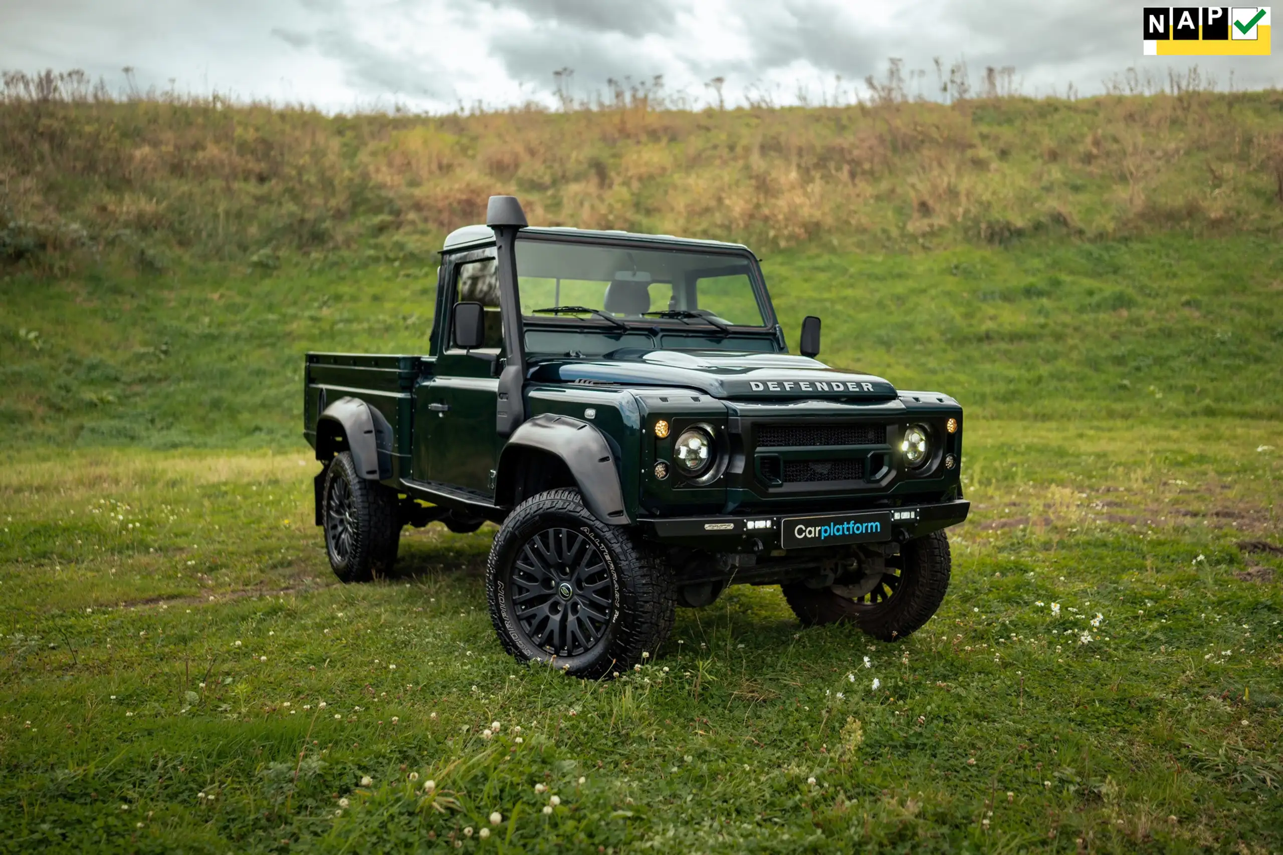 Land Rover - Defender