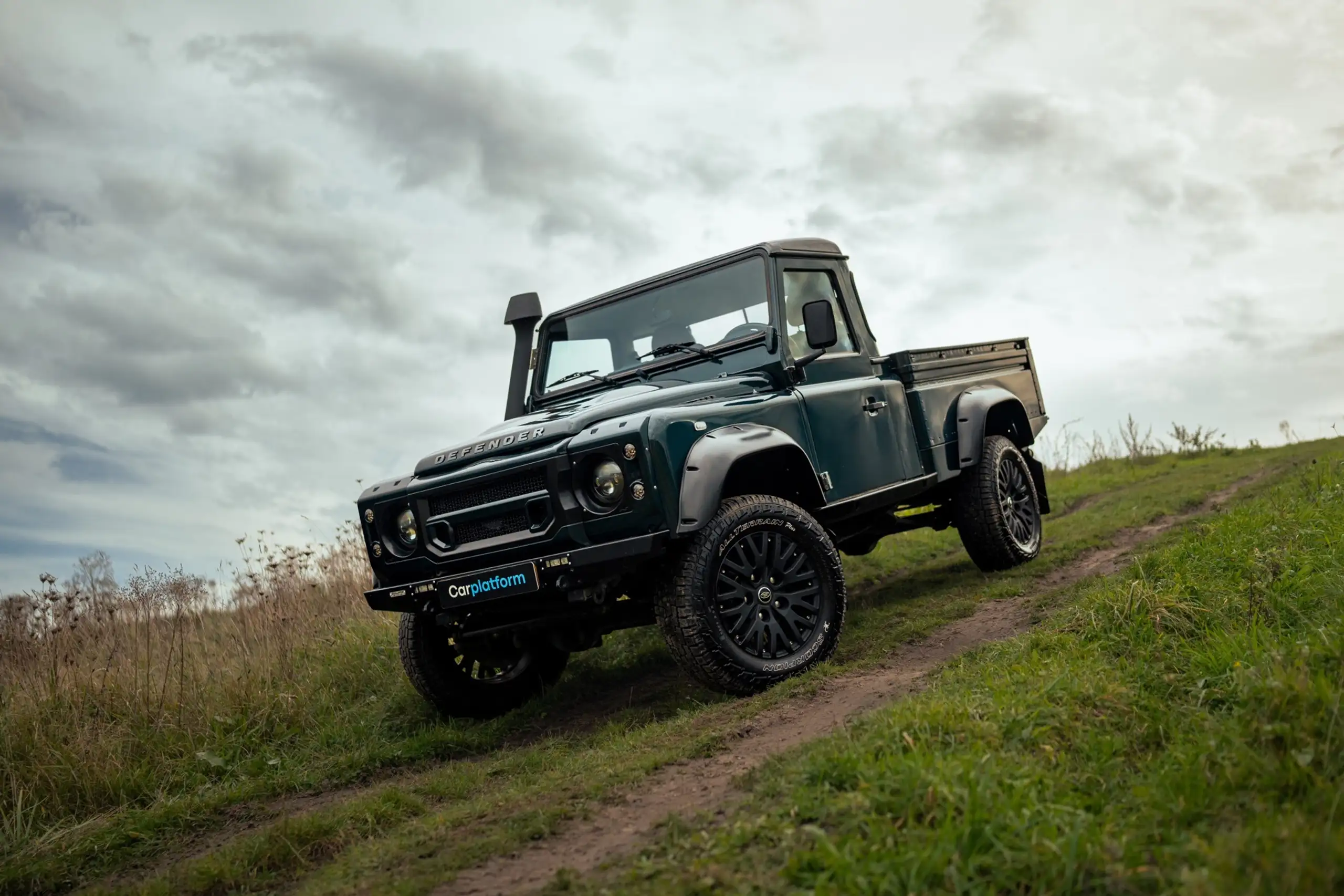 Land Rover - Defender