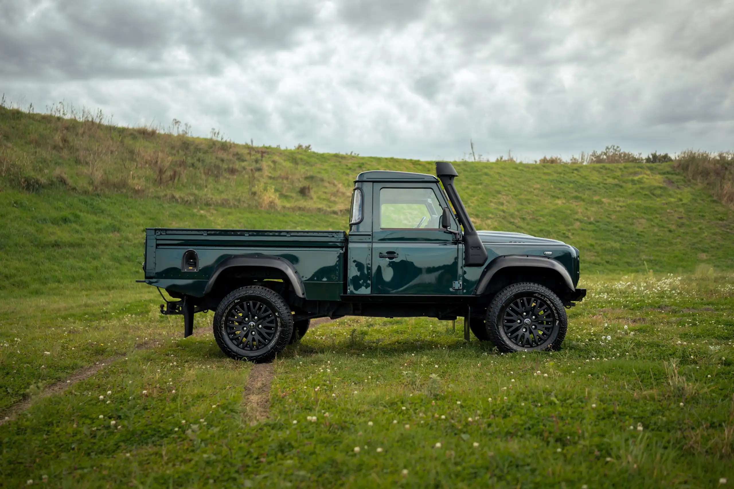 Land Rover - Defender