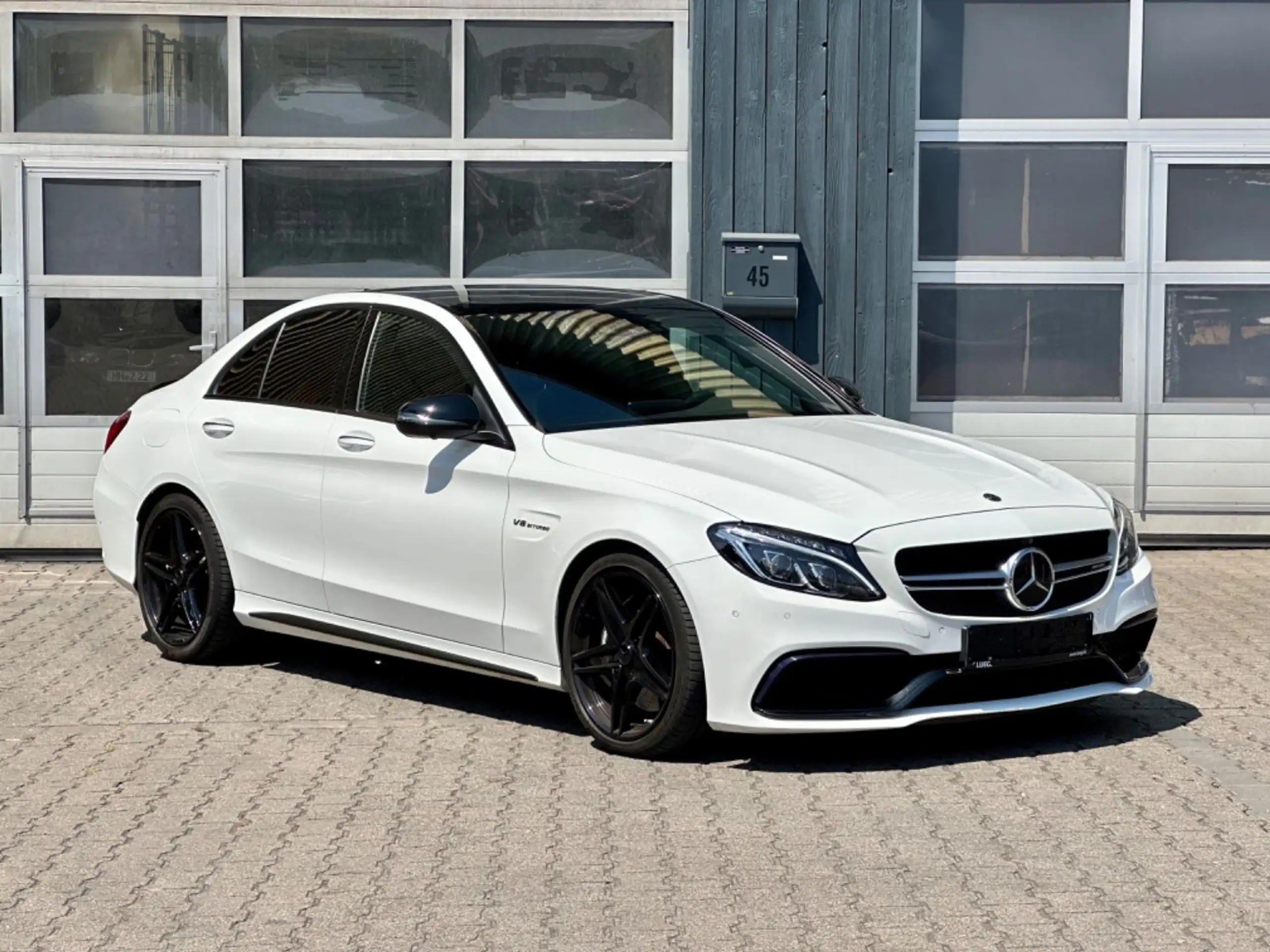 Mercedes-Benz - C 63 AMG