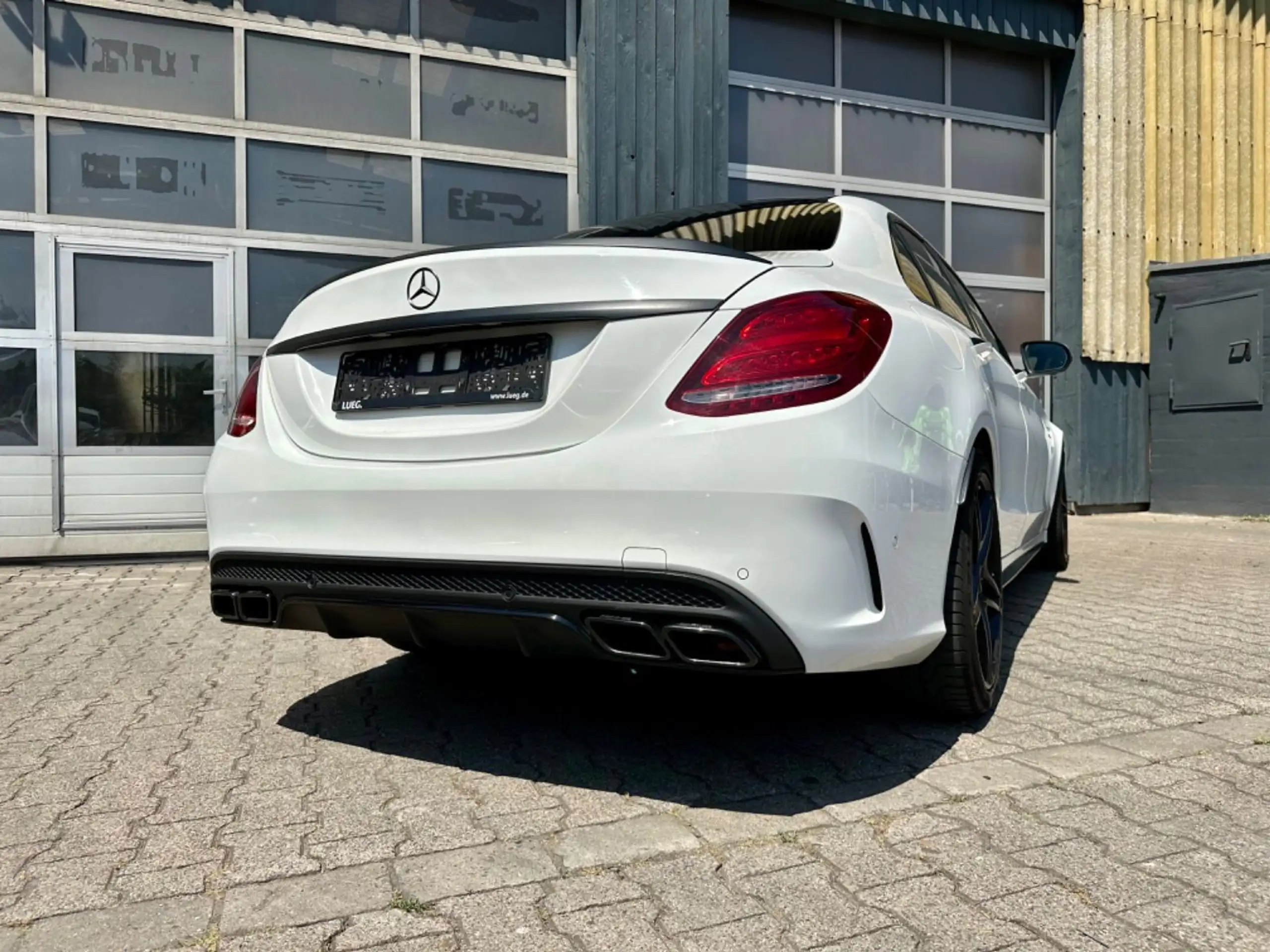 Mercedes-Benz - C 63 AMG