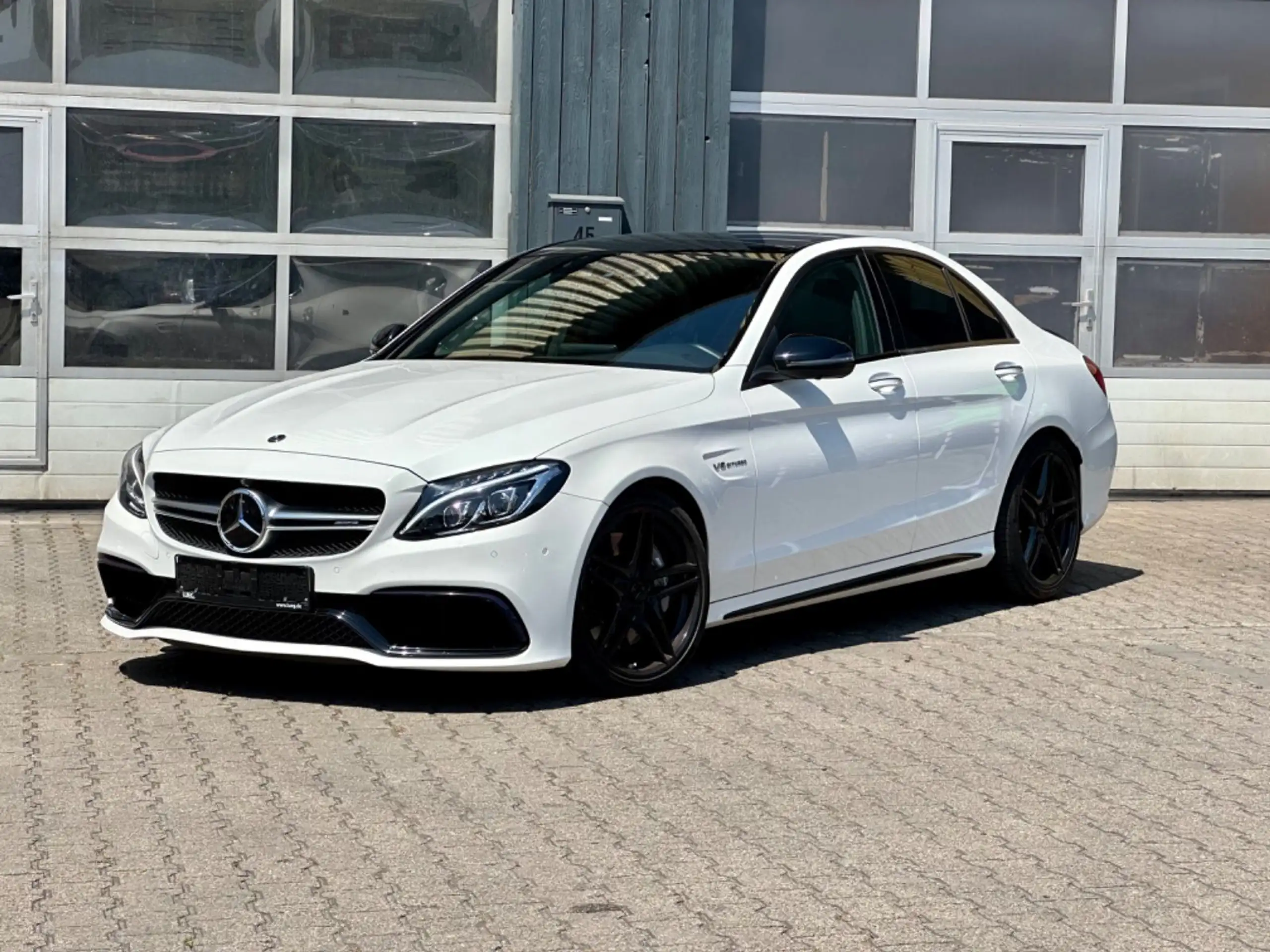 Mercedes-Benz - C 63 AMG