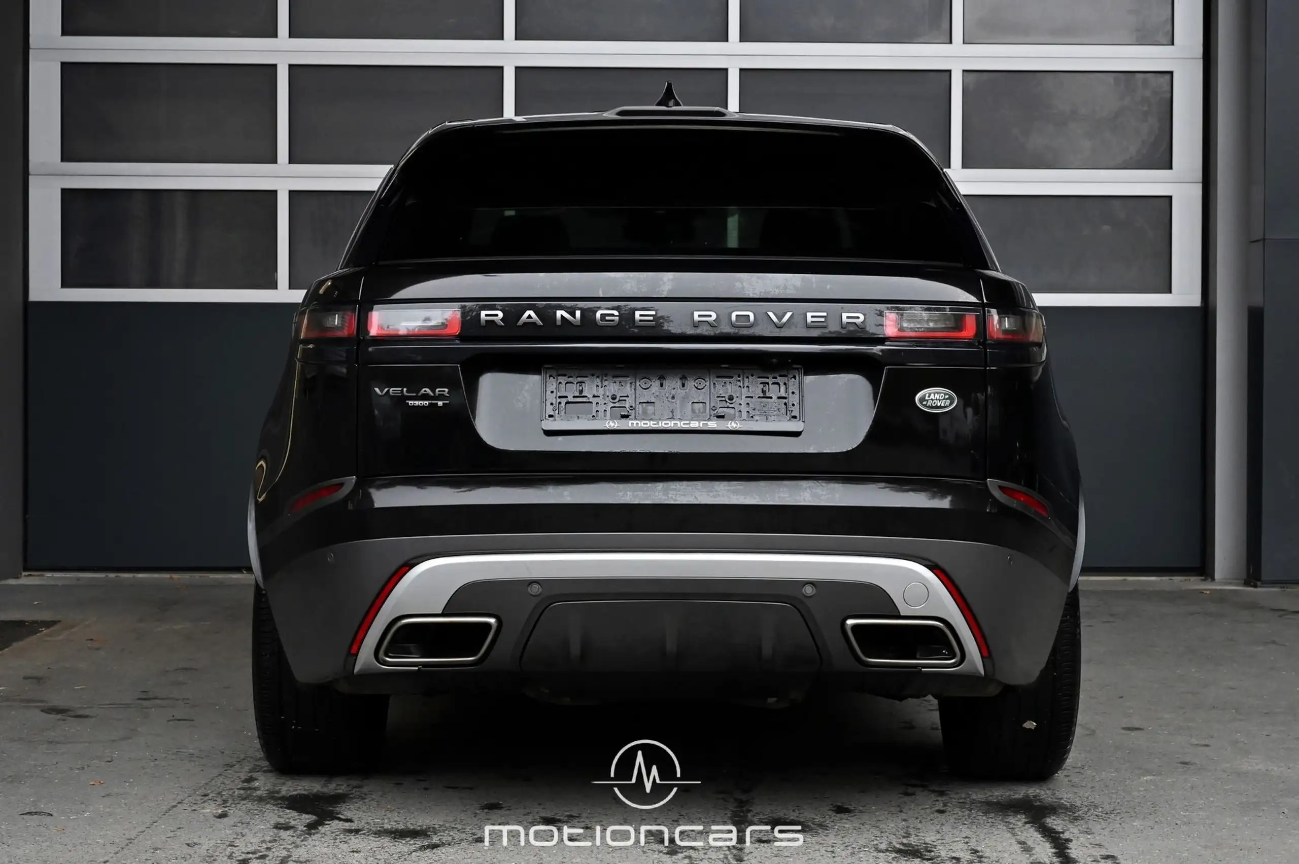 Land Rover - Range Rover Velar