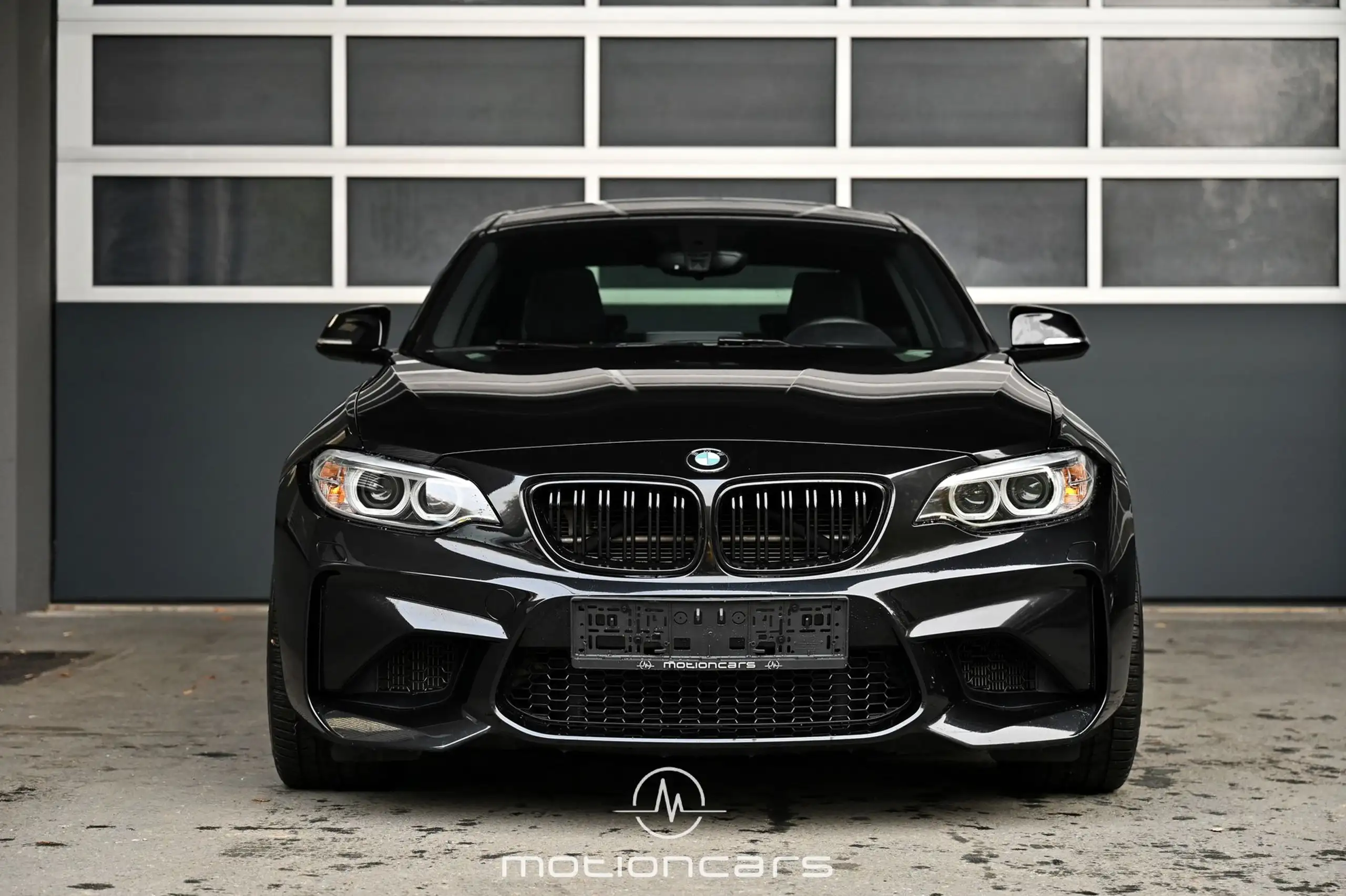 BMW - M2