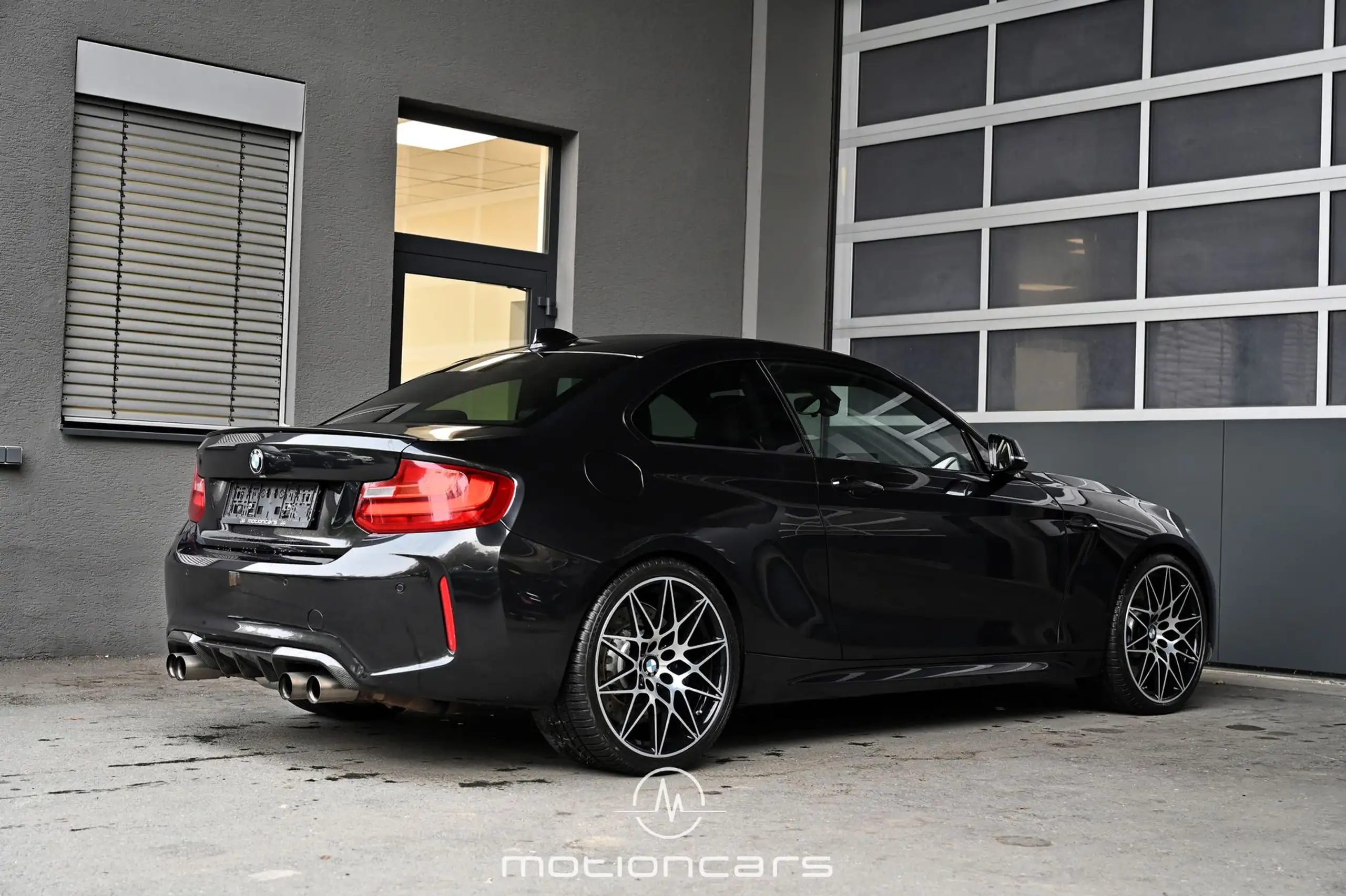 BMW - M2