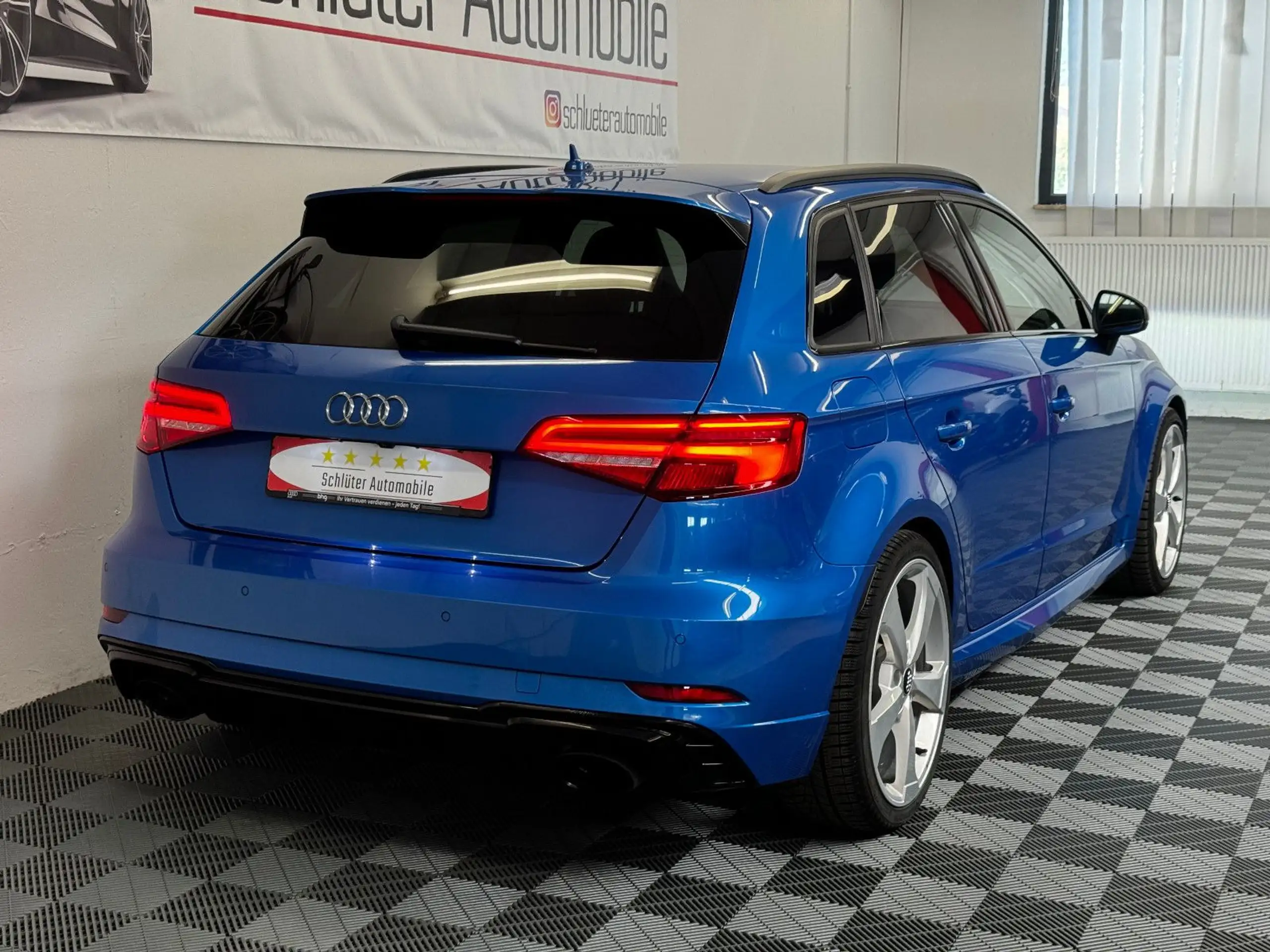 Audi - RS3