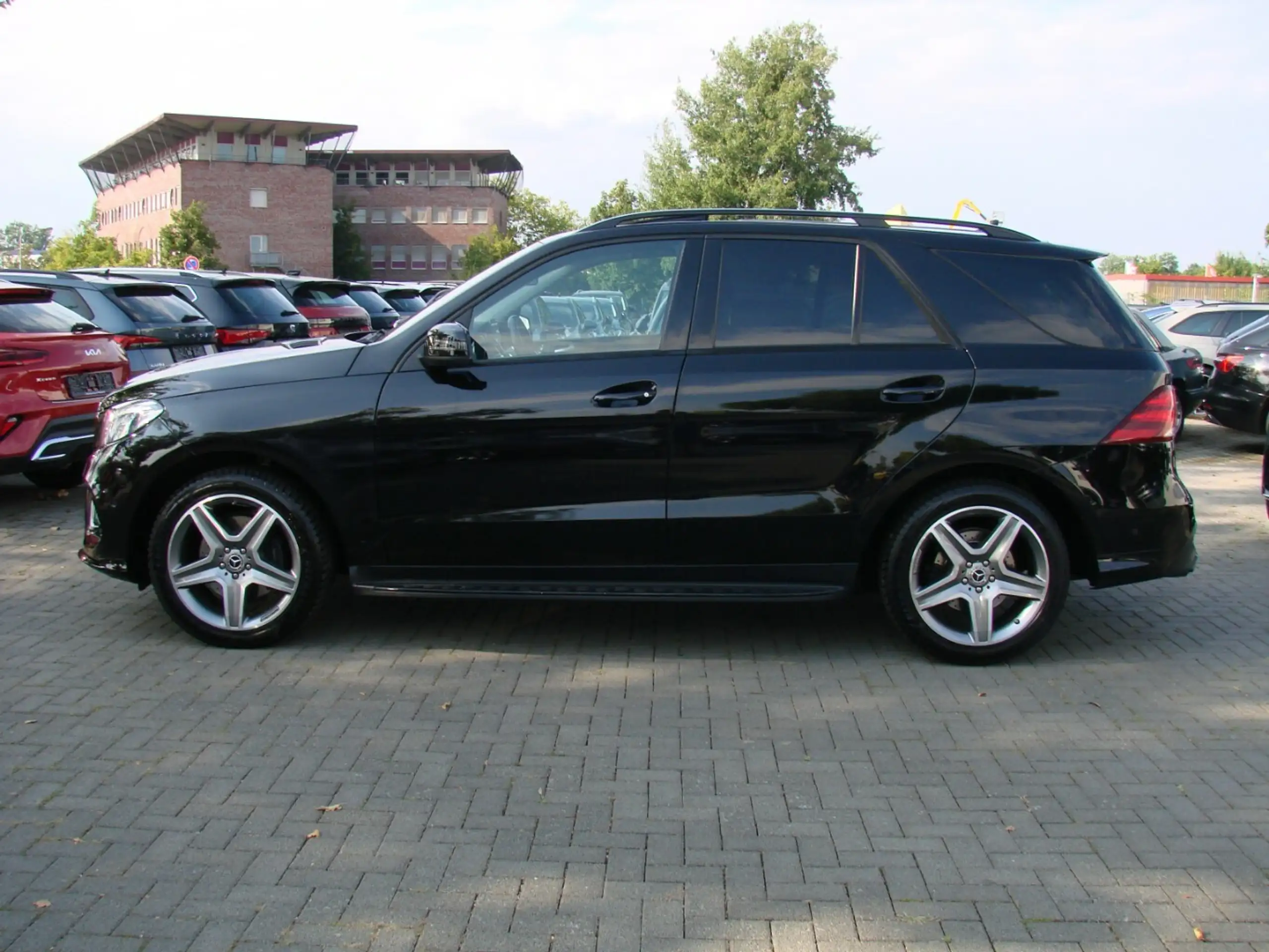 Mercedes-Benz - GLE 350