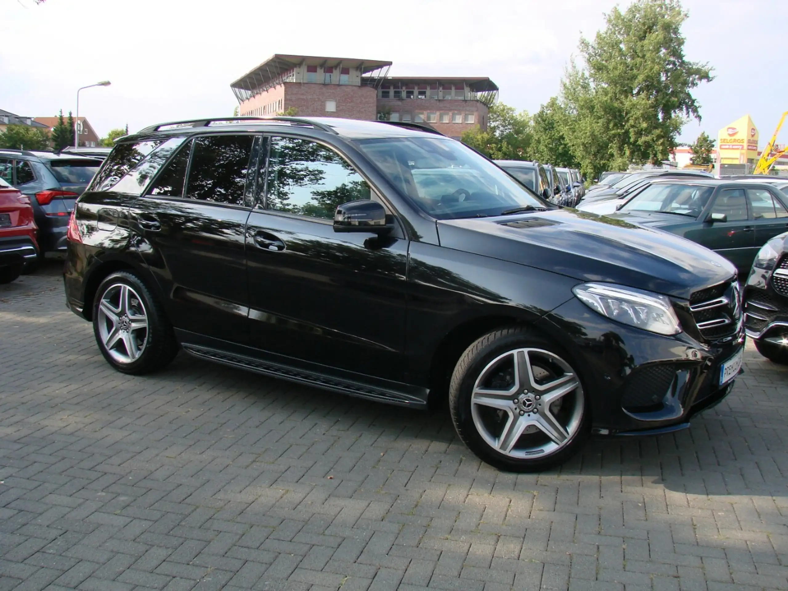 Mercedes-Benz - GLE 350