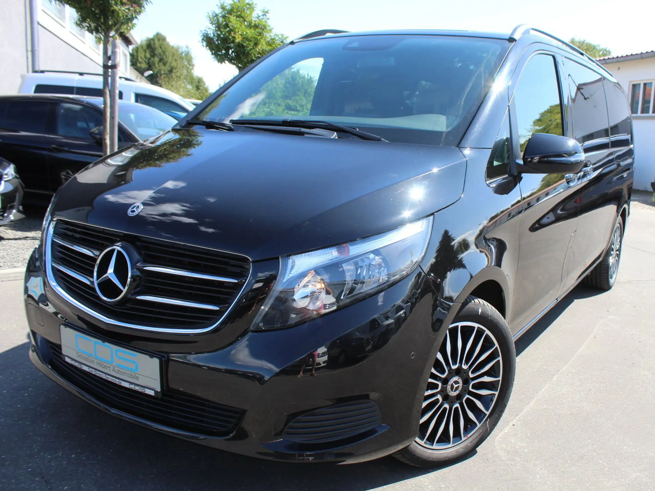 Mercedes-Benz - V 250