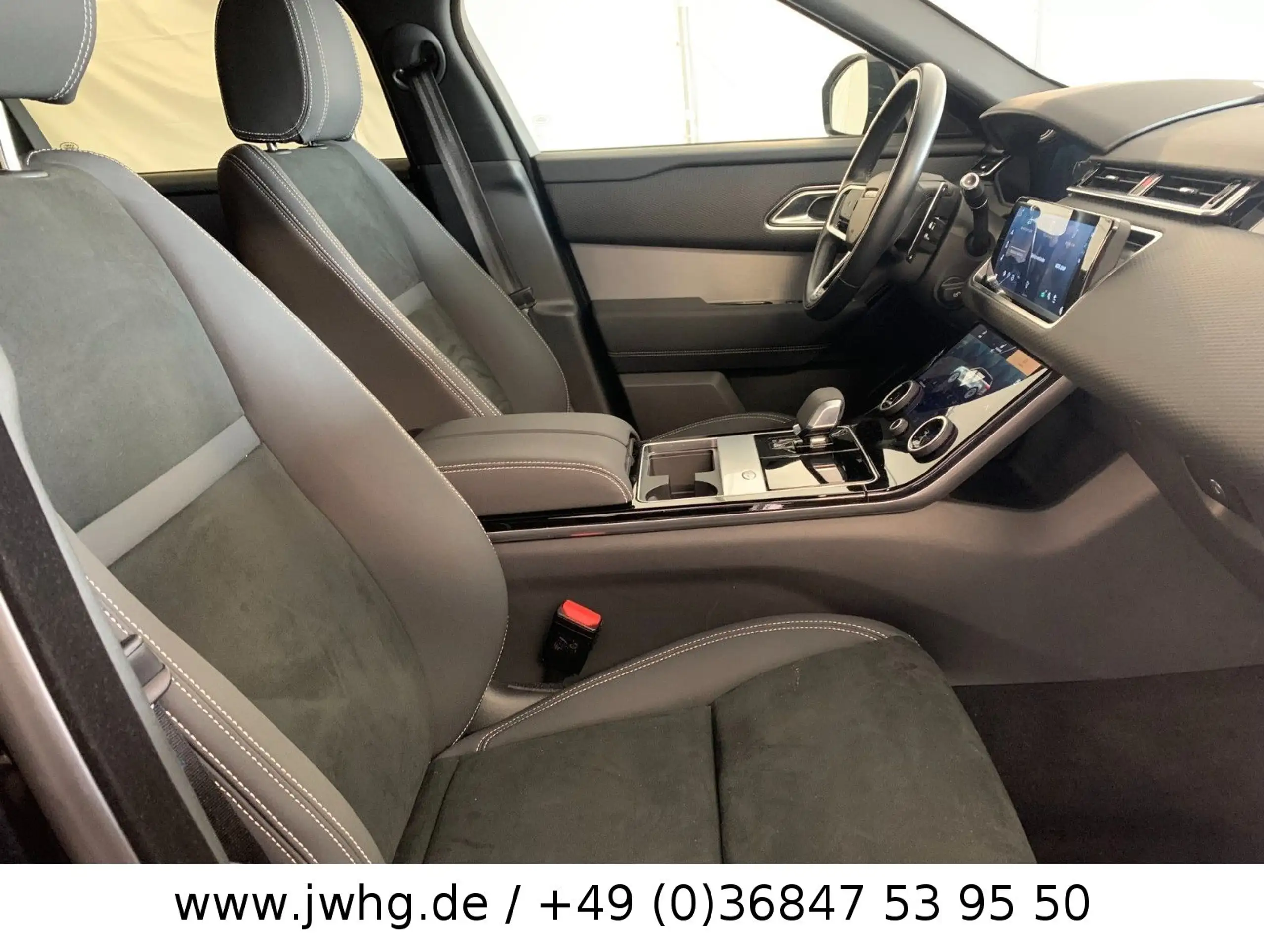 Land Rover - Range Rover Velar