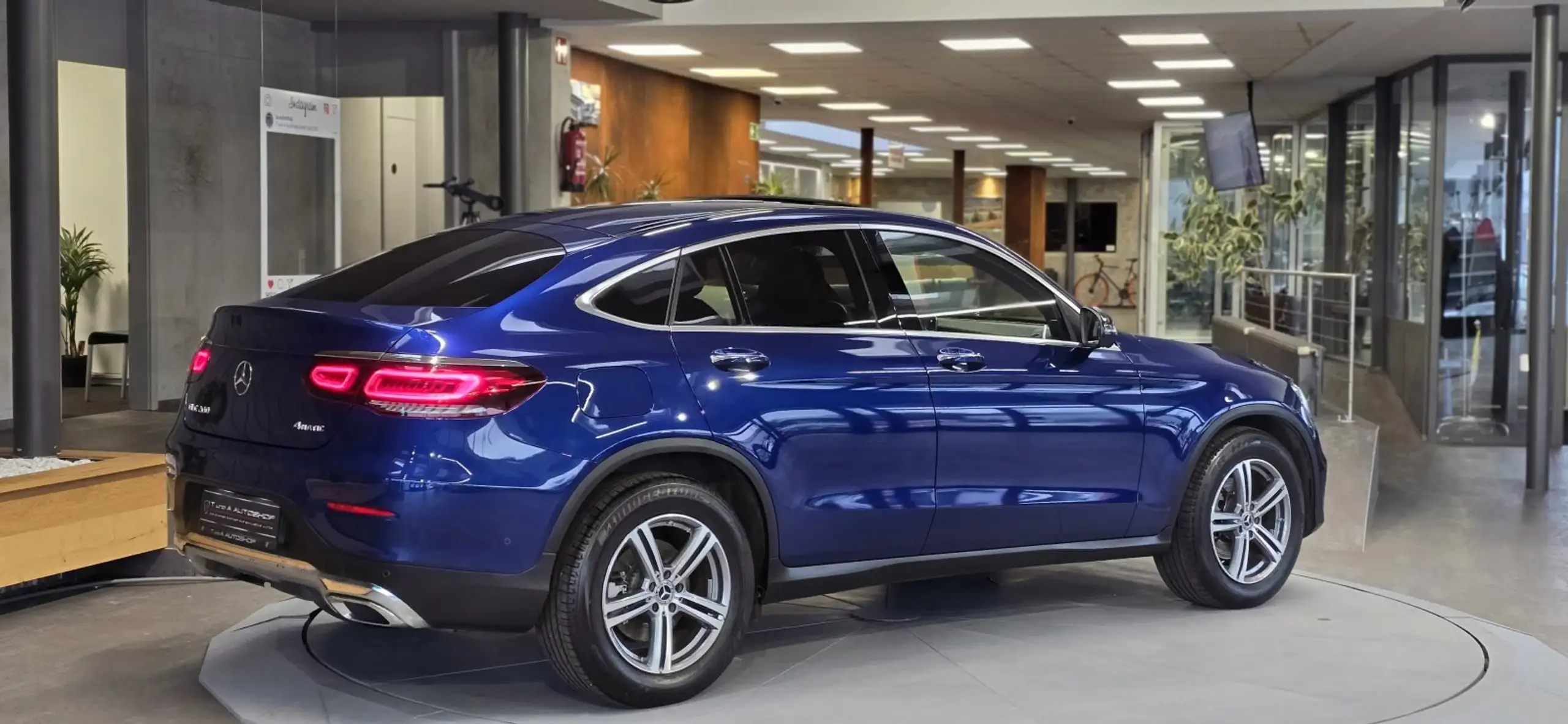 Mercedes-Benz - GLC 200