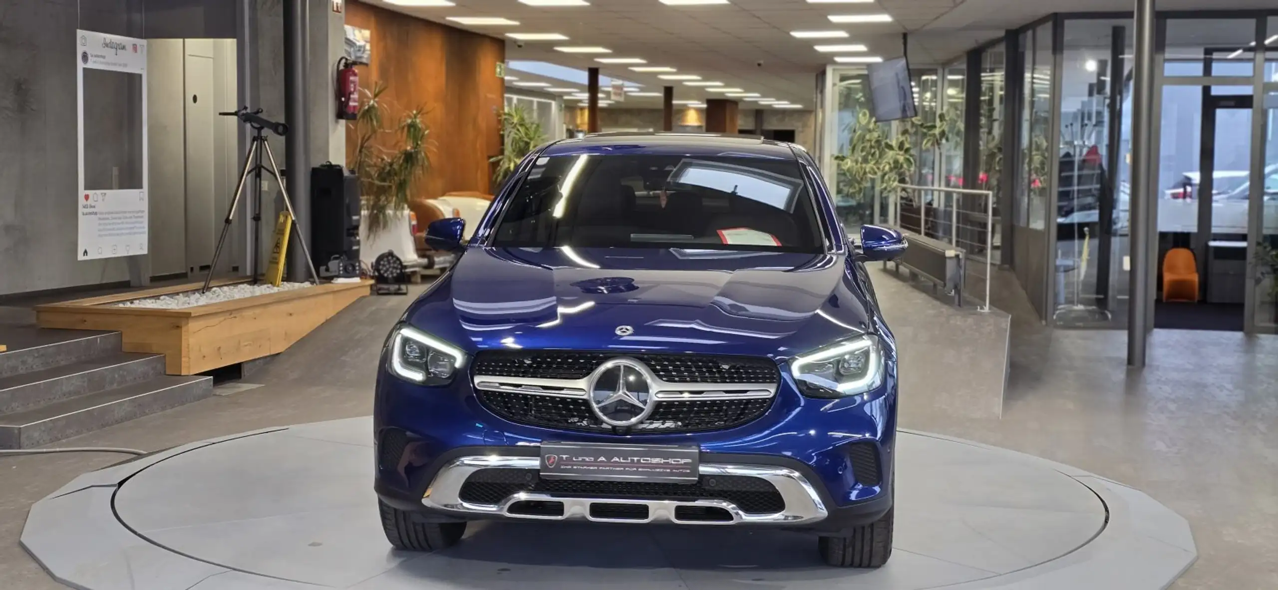 Mercedes-Benz - GLC 200