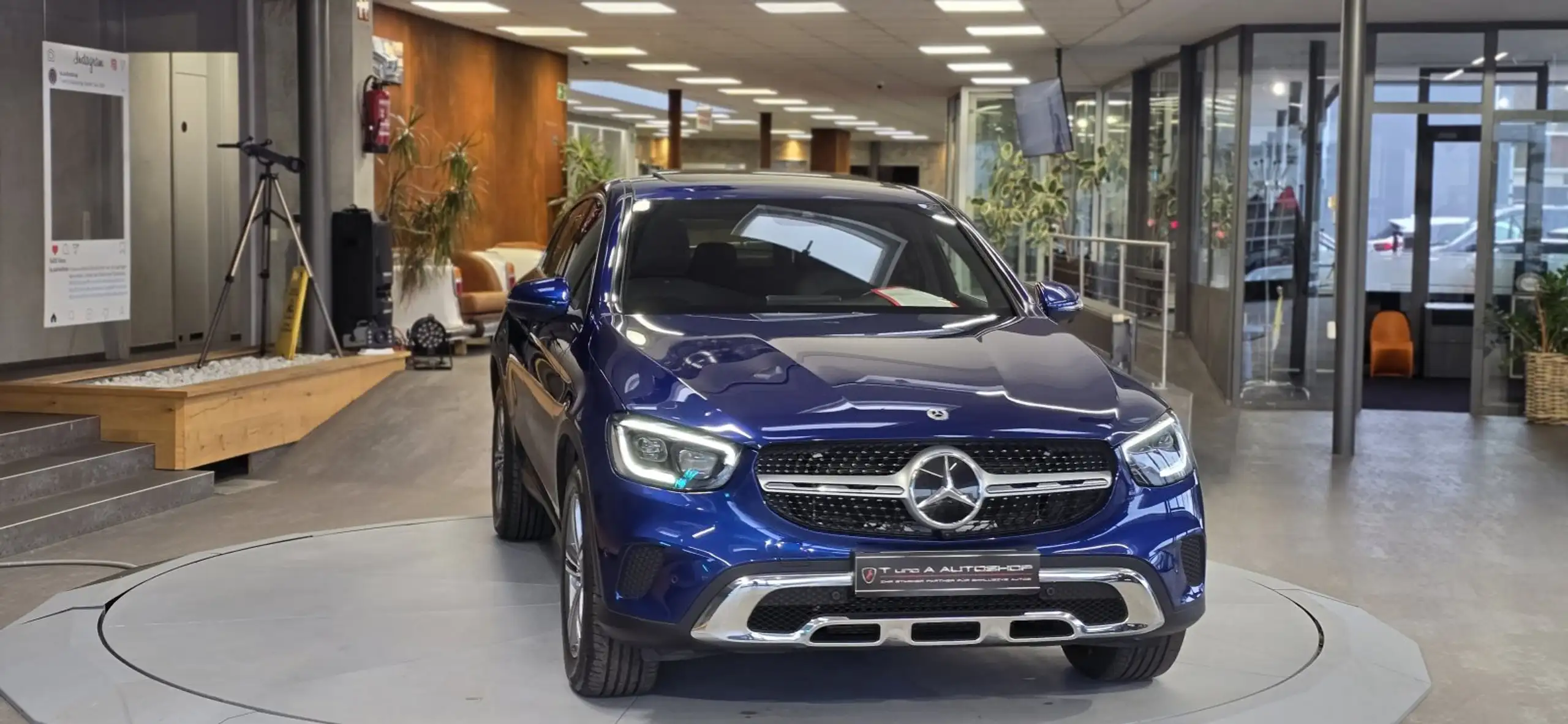 Mercedes-Benz - GLC 200