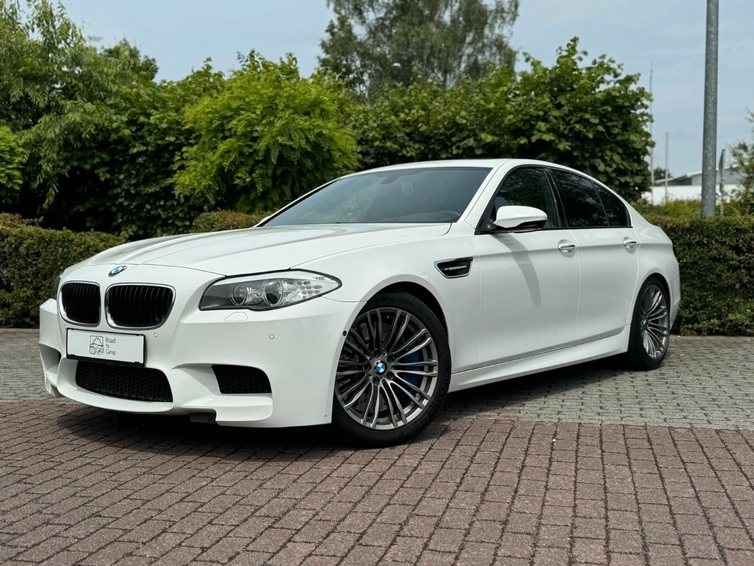 BMW - M5