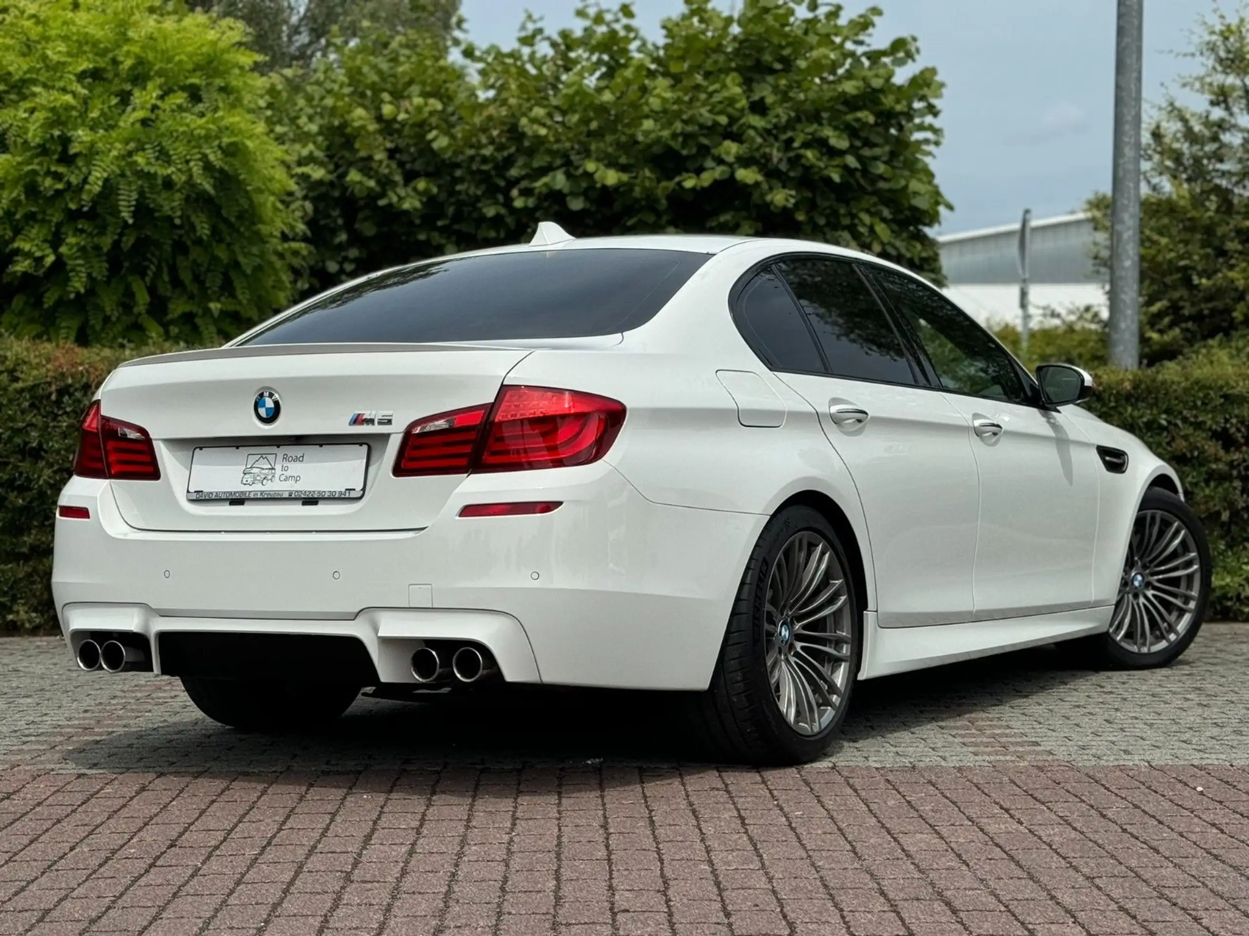 BMW - M5