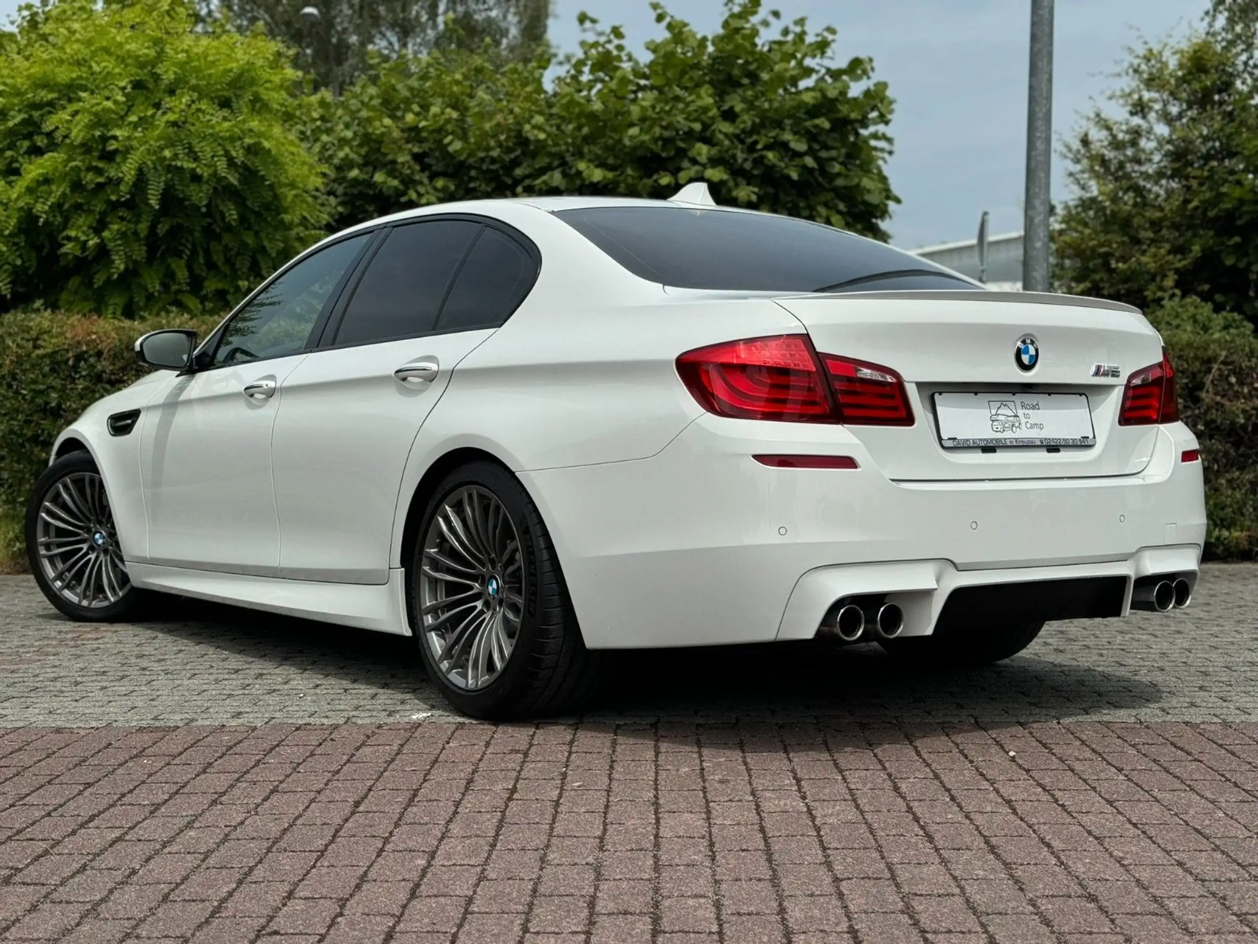 BMW - M5