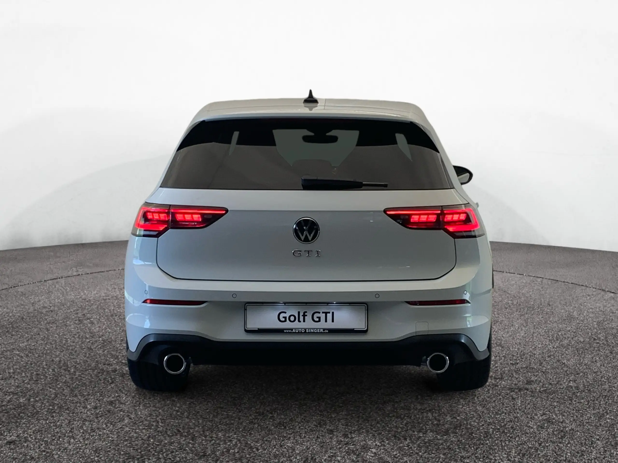 Volkswagen - Golf GTI