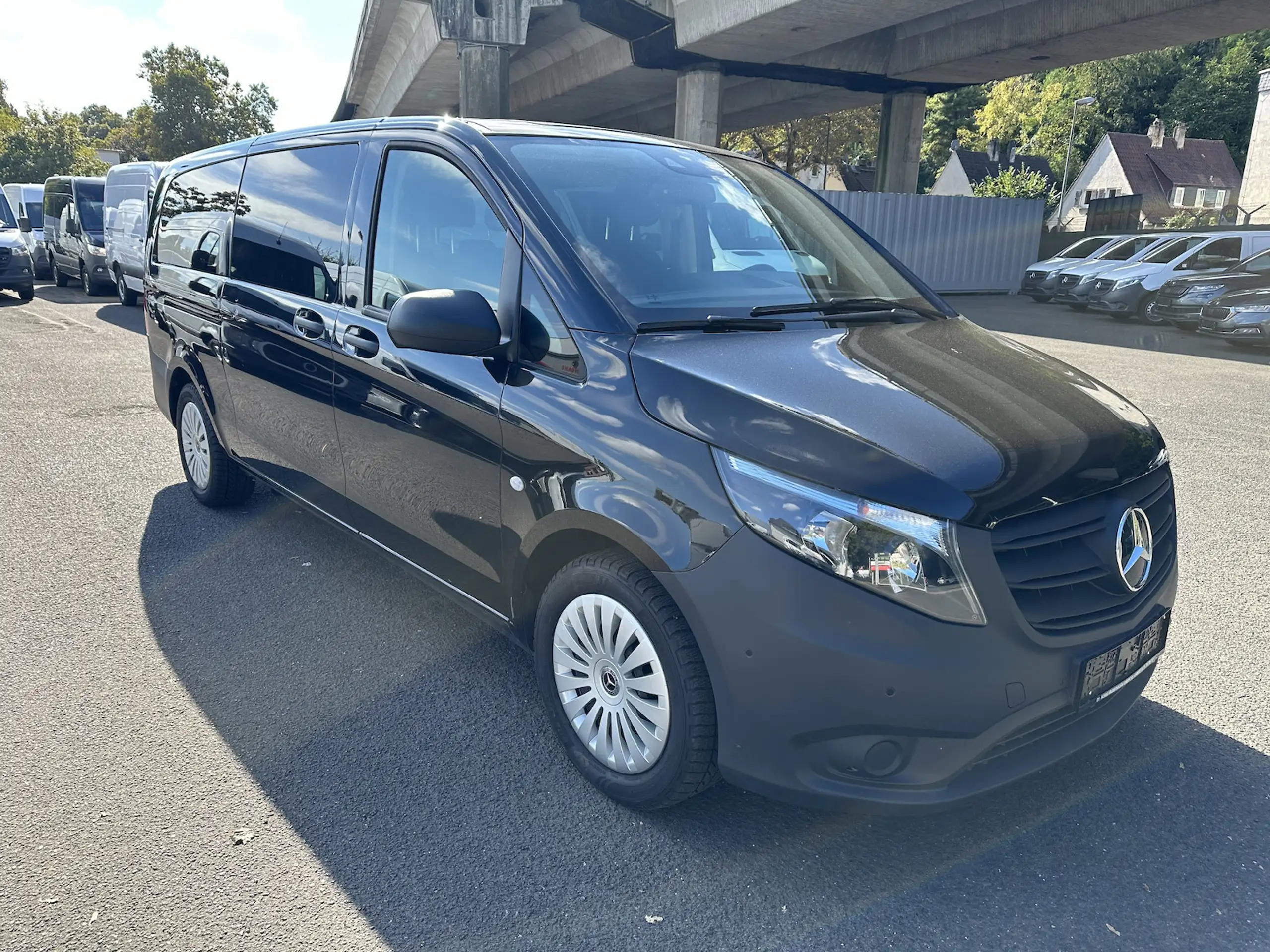 Mercedes-Benz - Vito