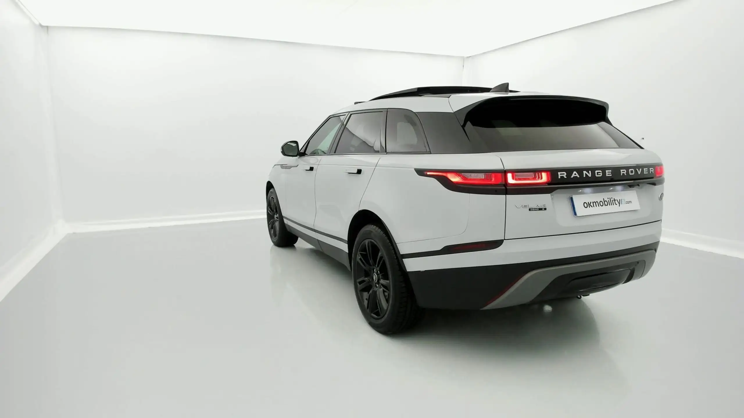 Land Rover - Range Rover Velar