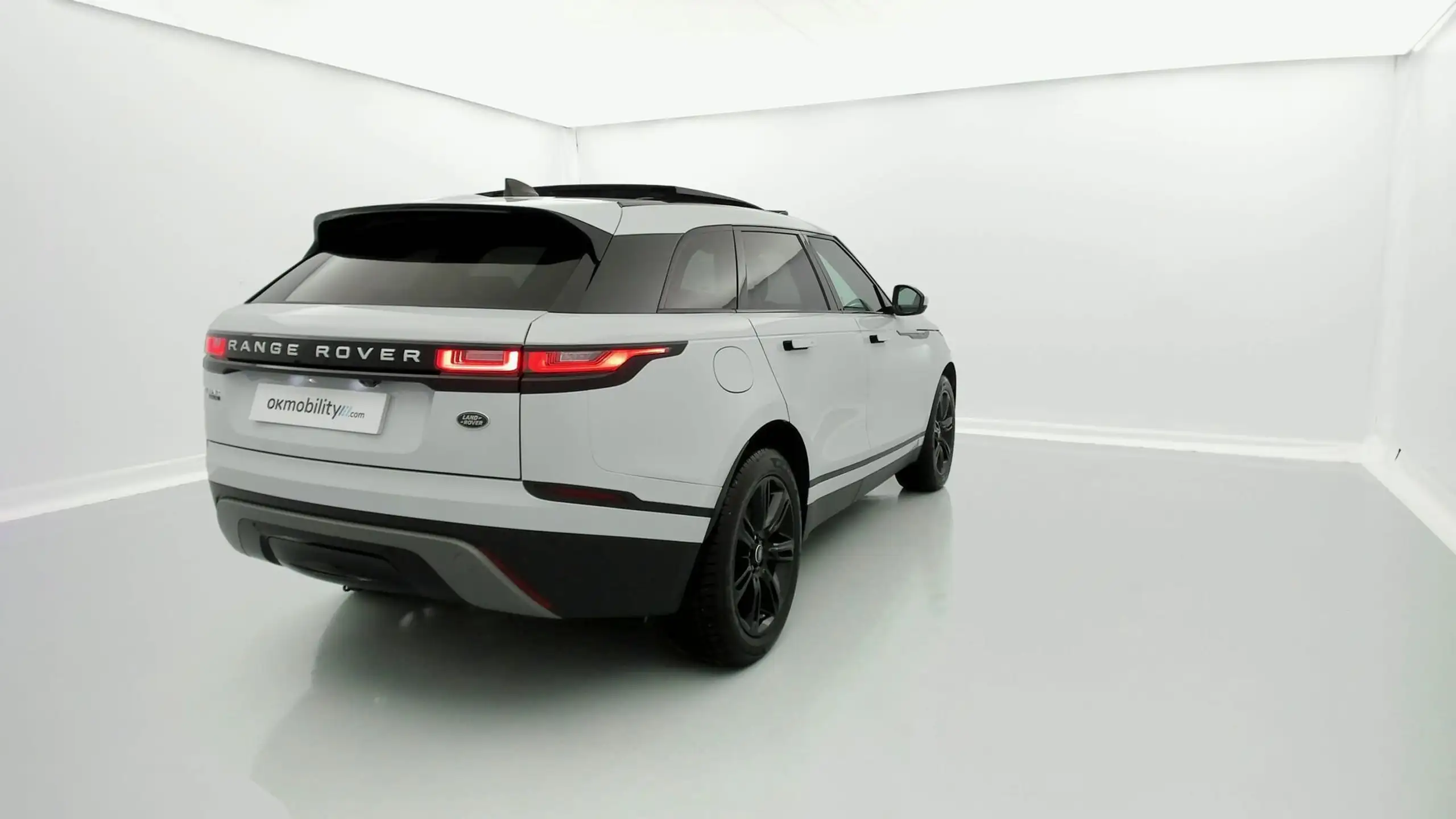 Land Rover - Range Rover Velar