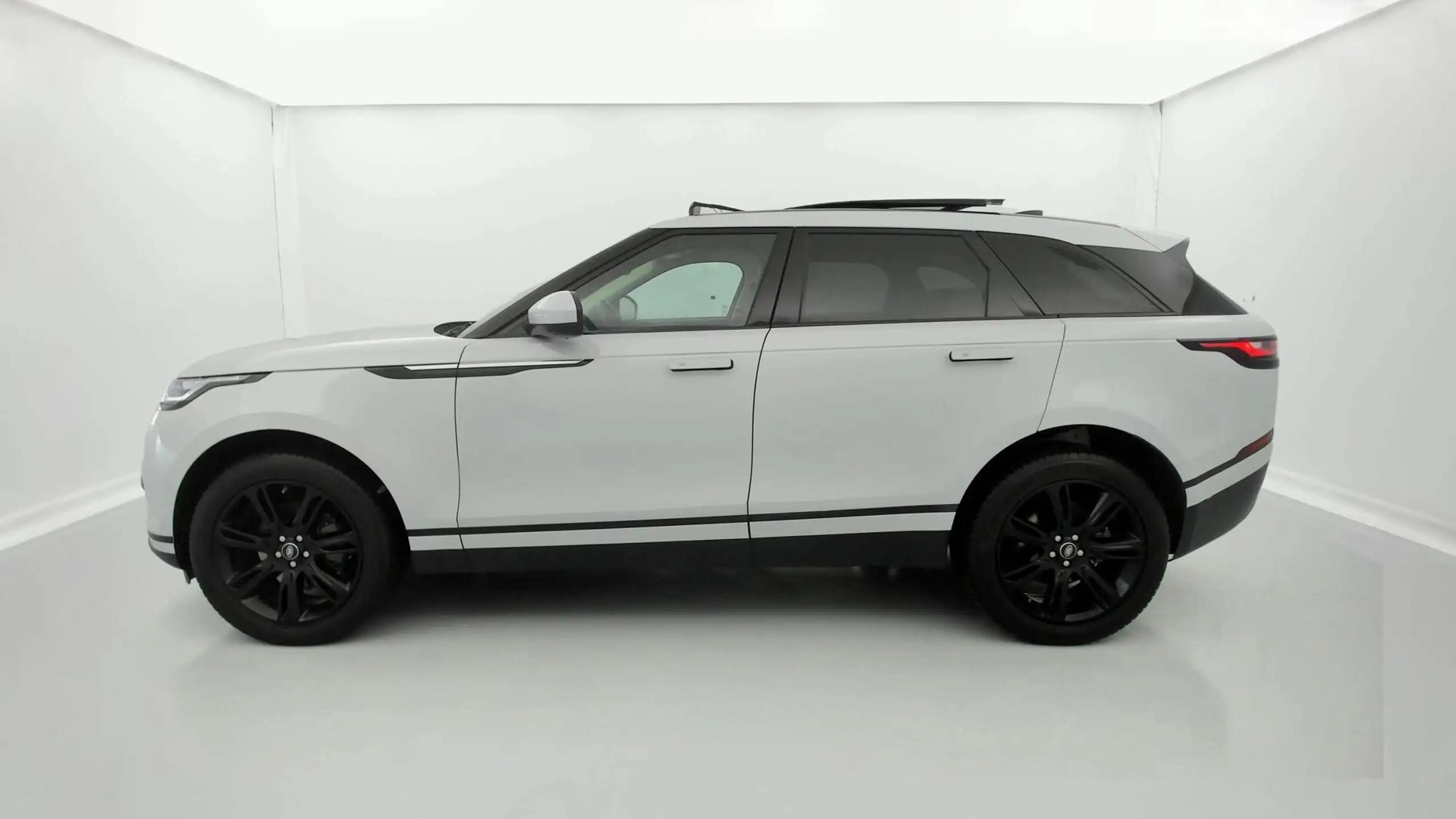 Land Rover - Range Rover Velar