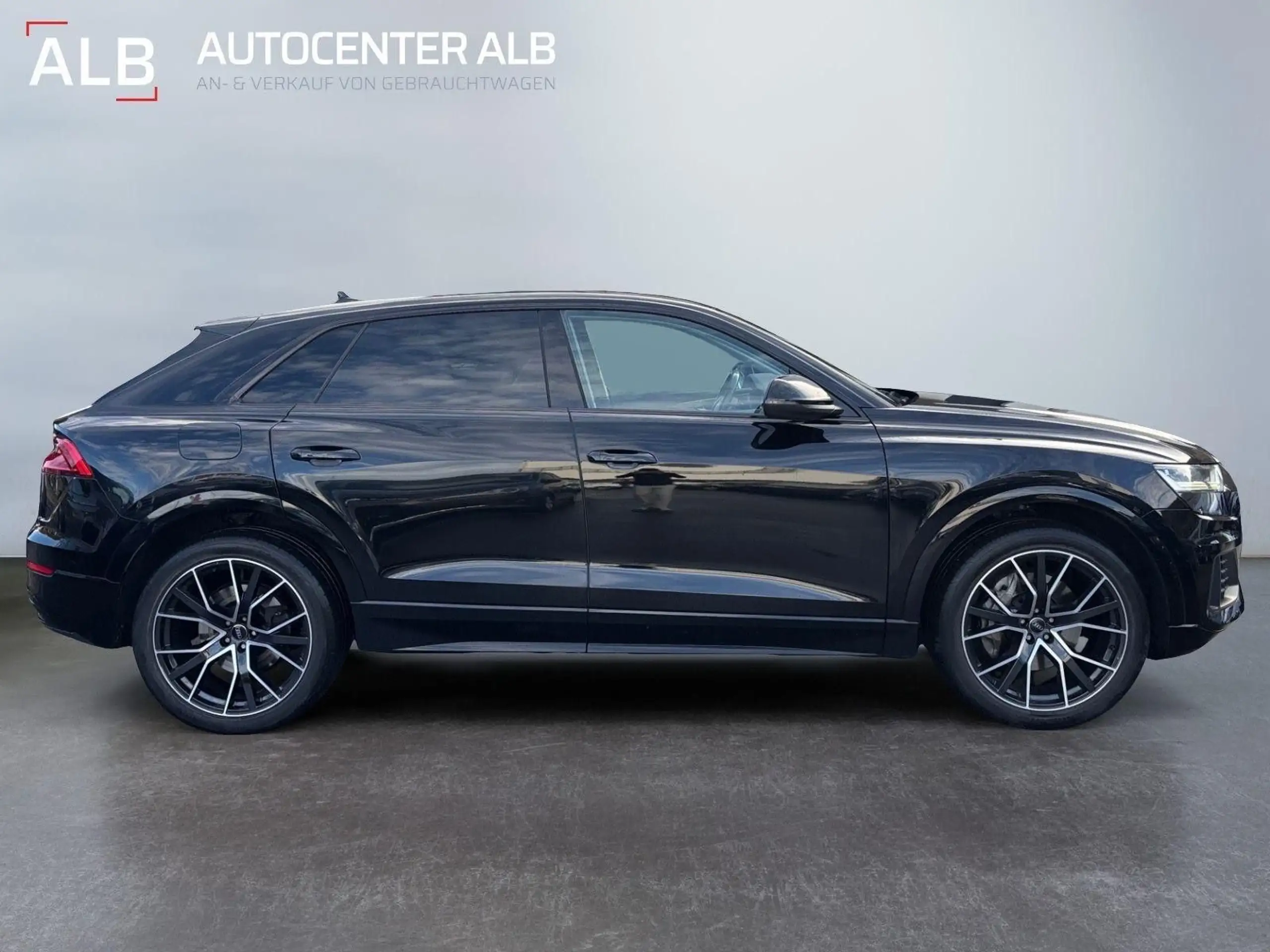 Audi - Q8