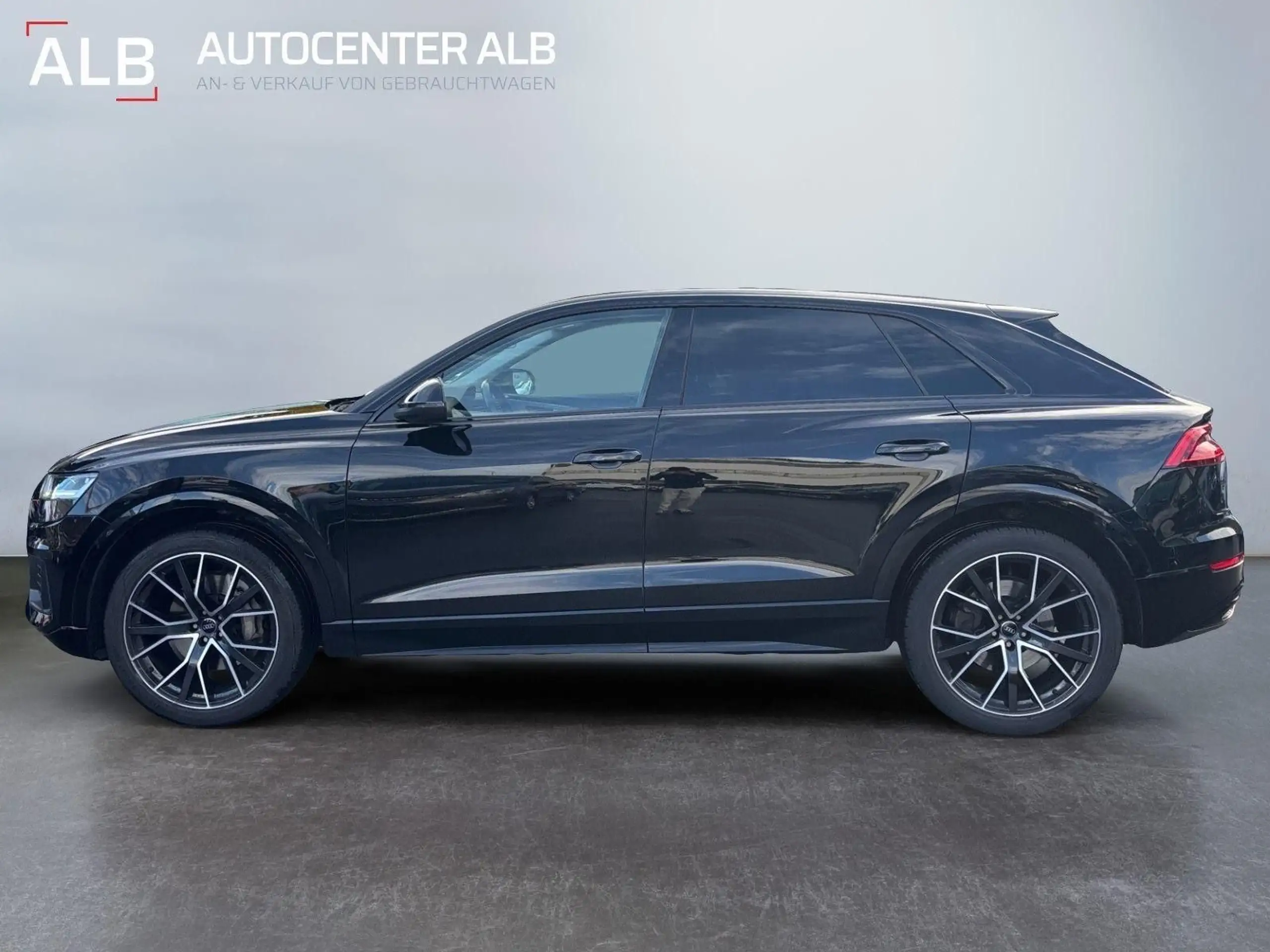 Audi - Q8