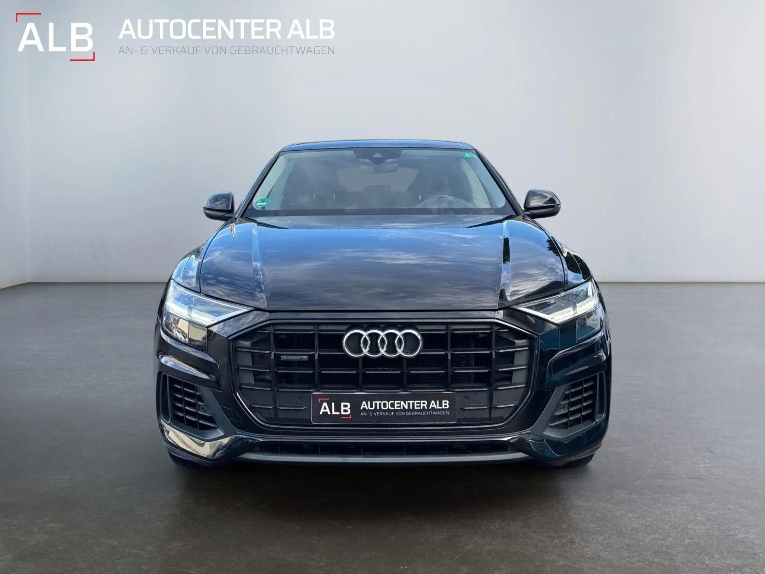 Audi - Q8