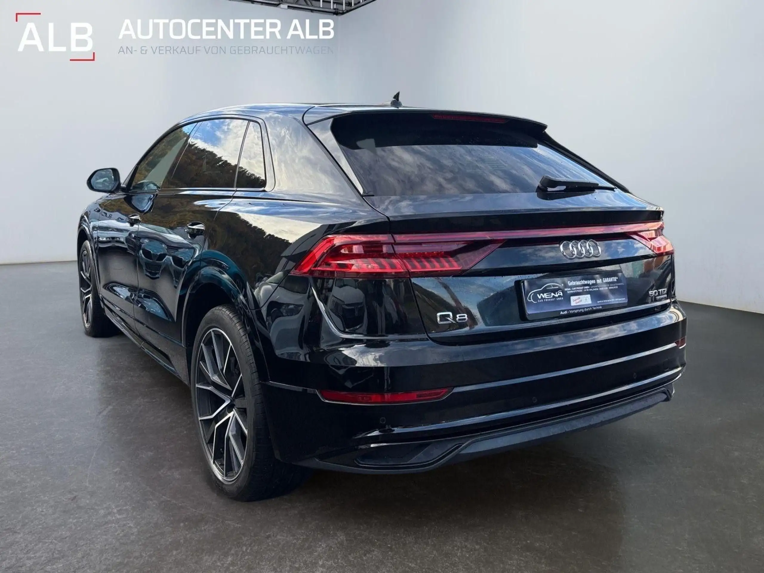 Audi - Q8