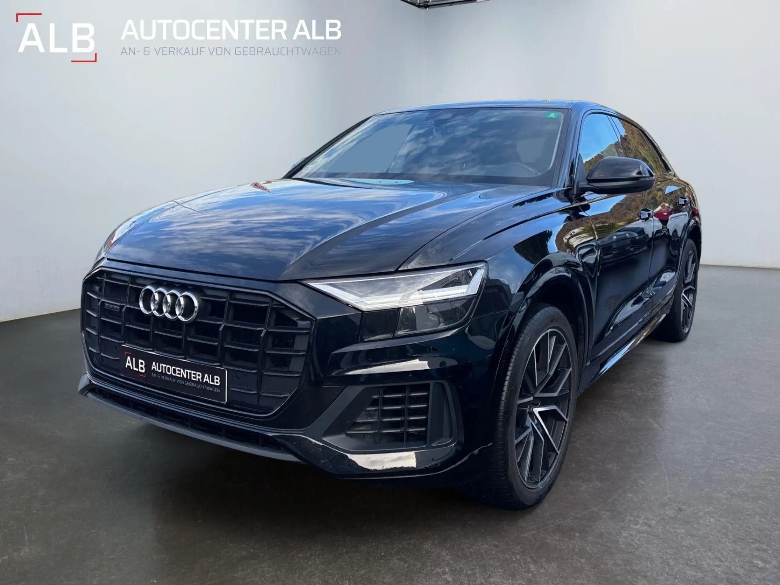 Audi - Q8