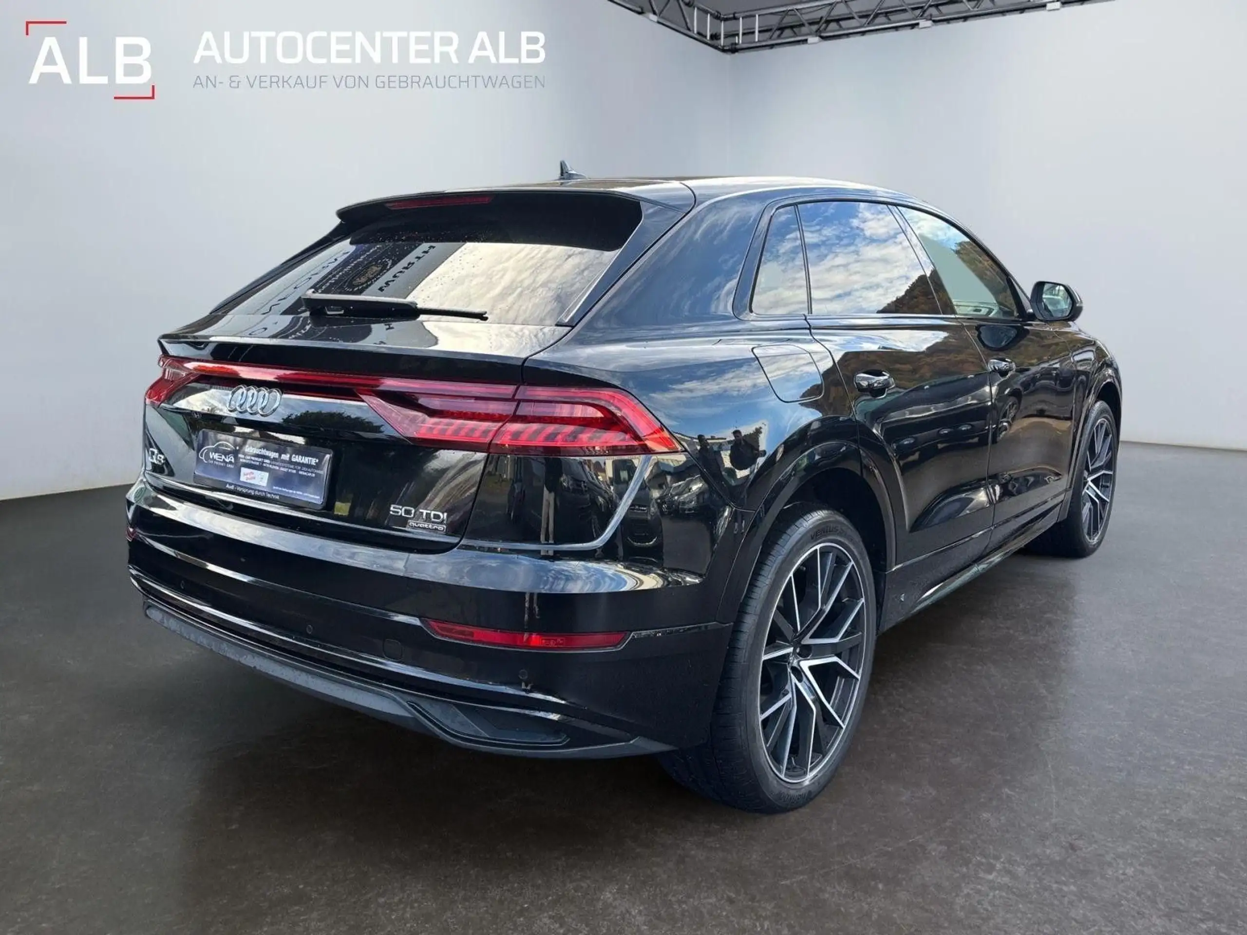 Audi - Q8