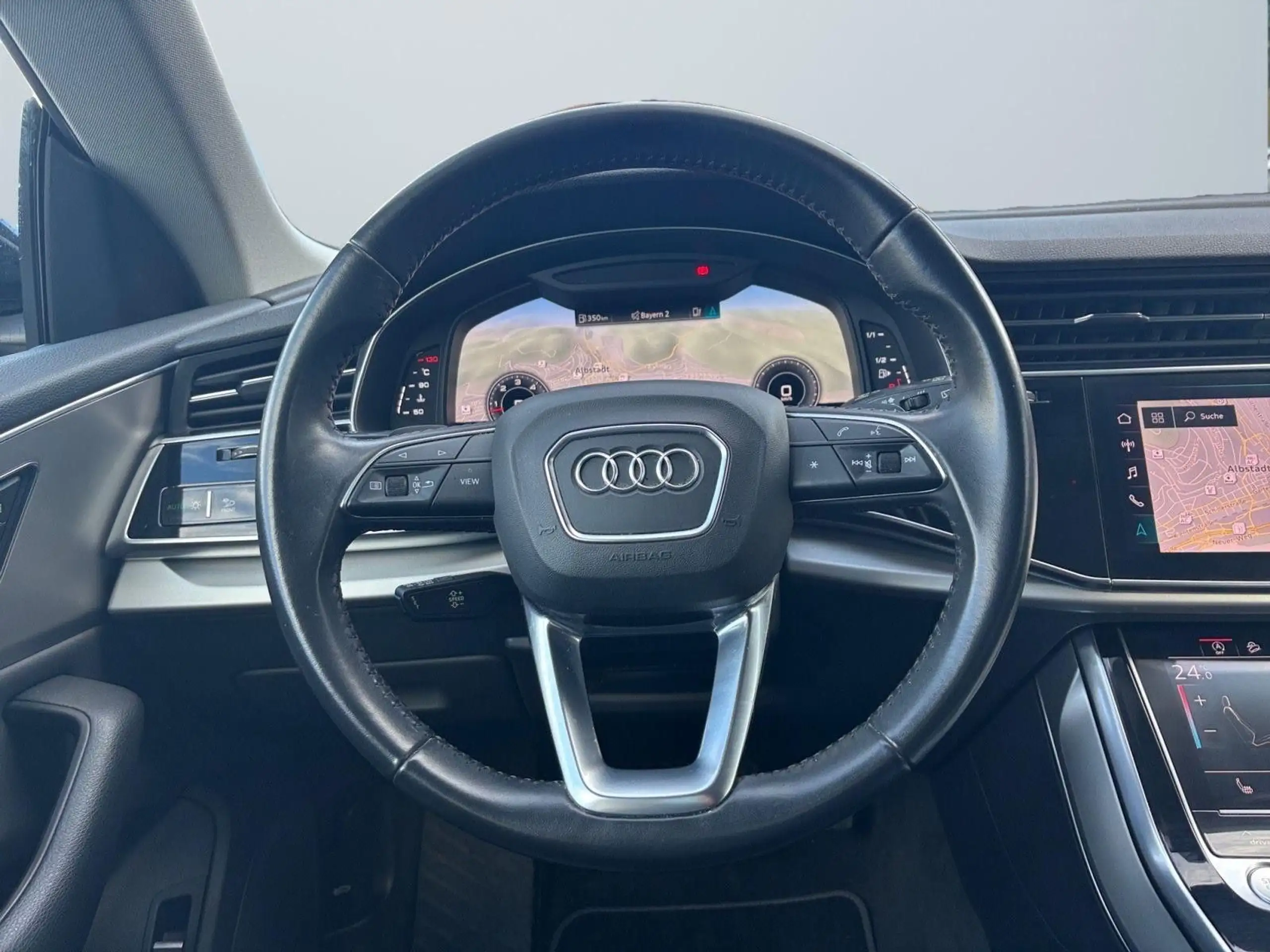 Audi - Q8