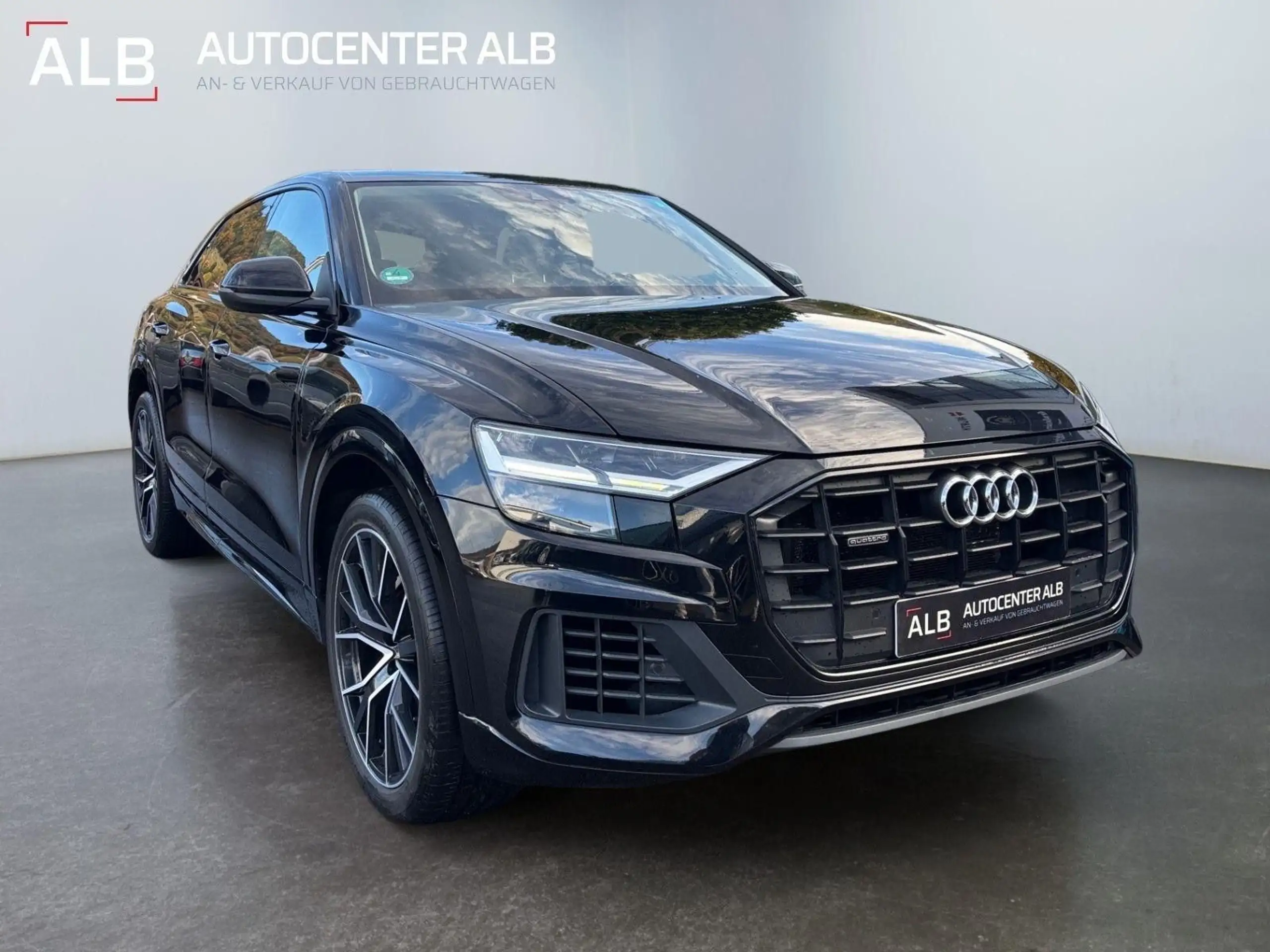 Audi - Q8