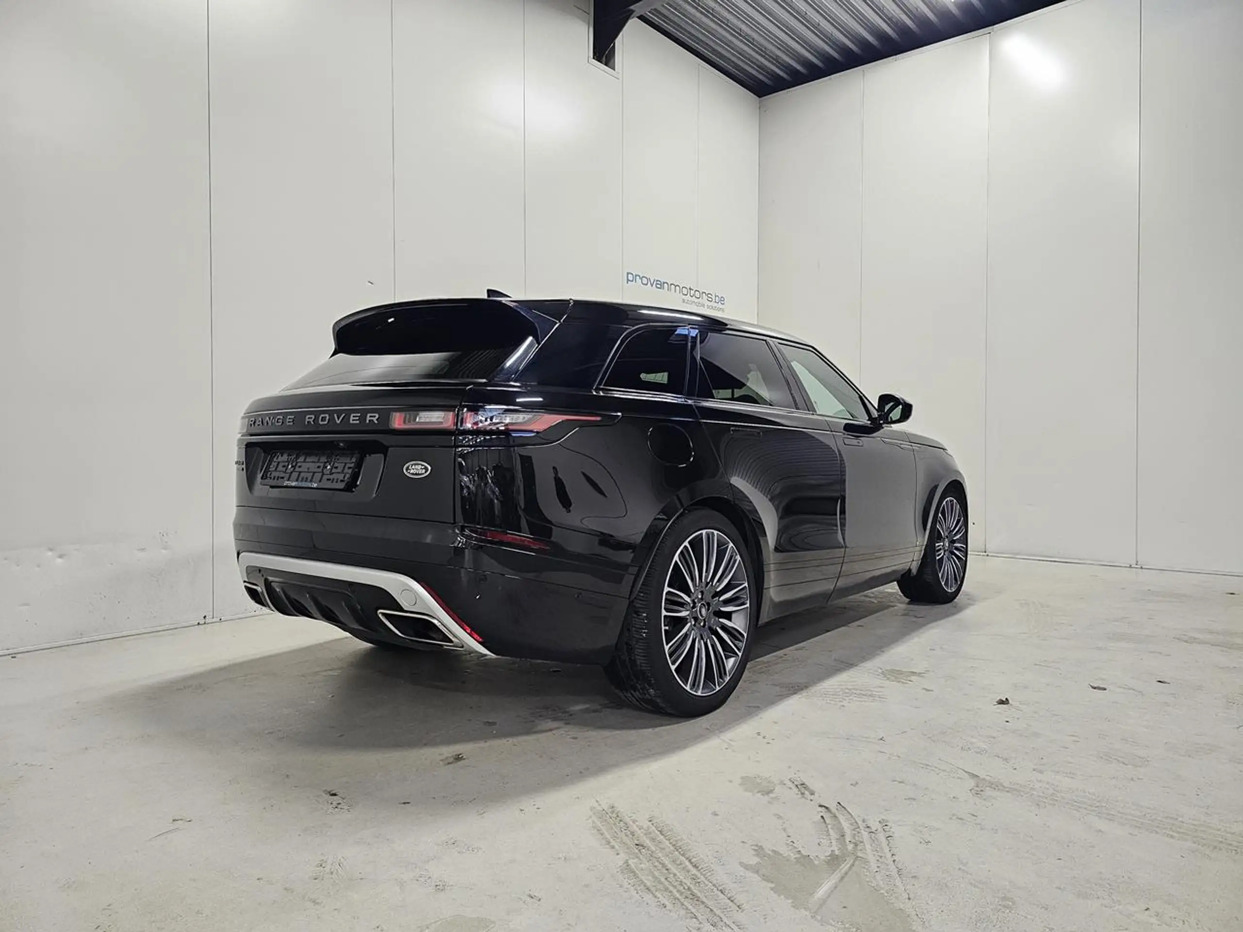 Land Rover - Range Rover Velar