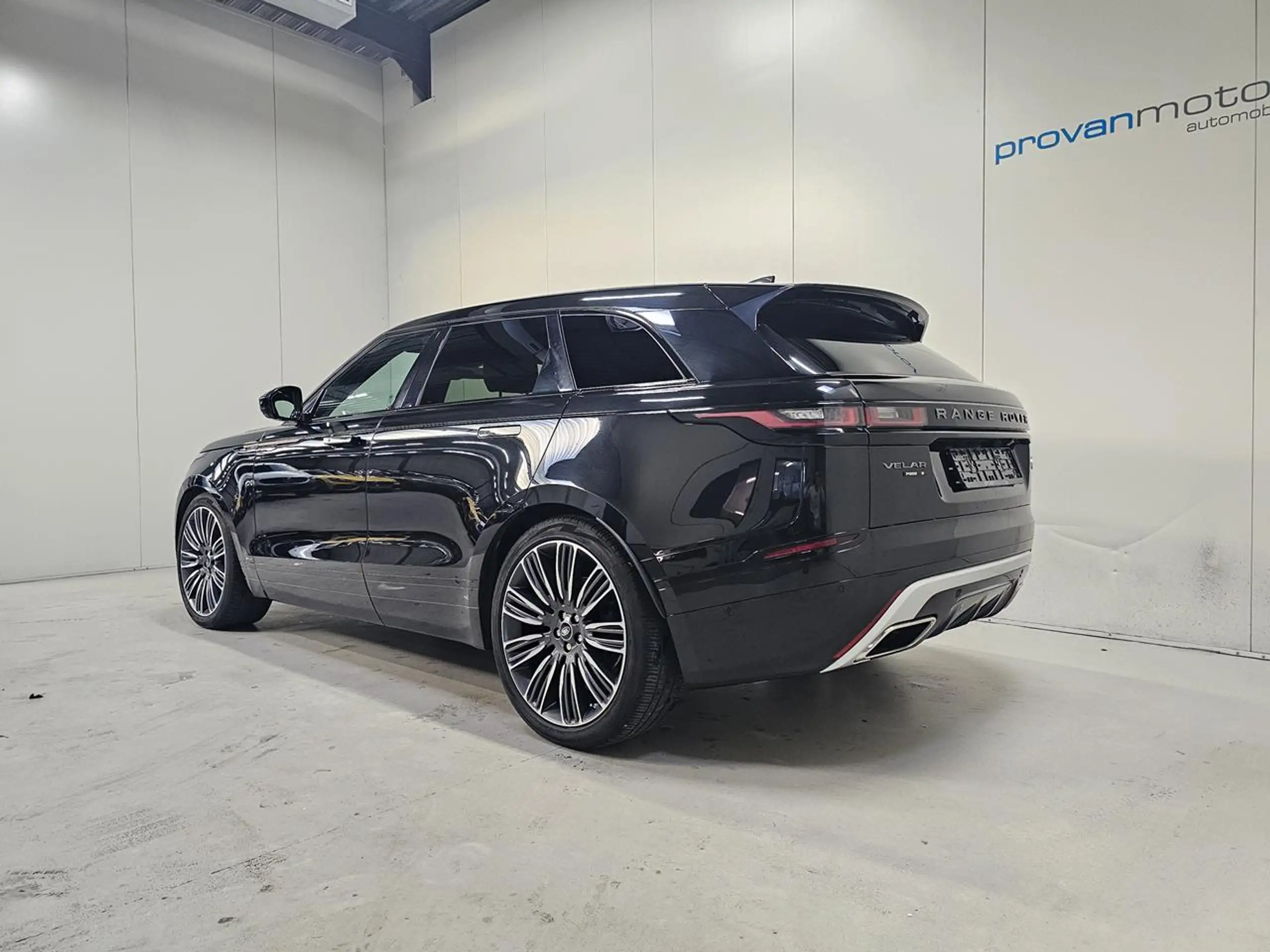 Land Rover - Range Rover Velar