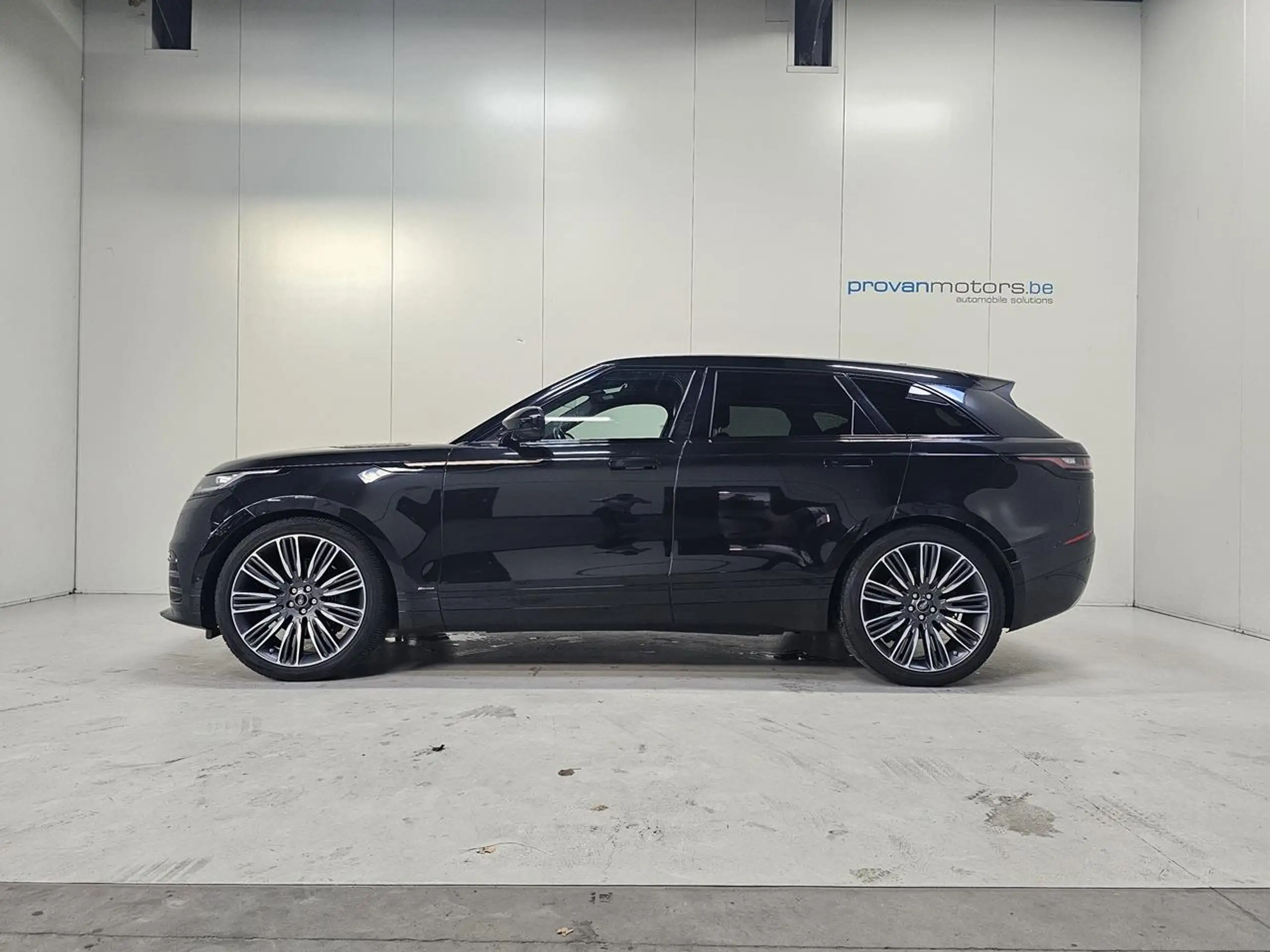 Land Rover - Range Rover Velar