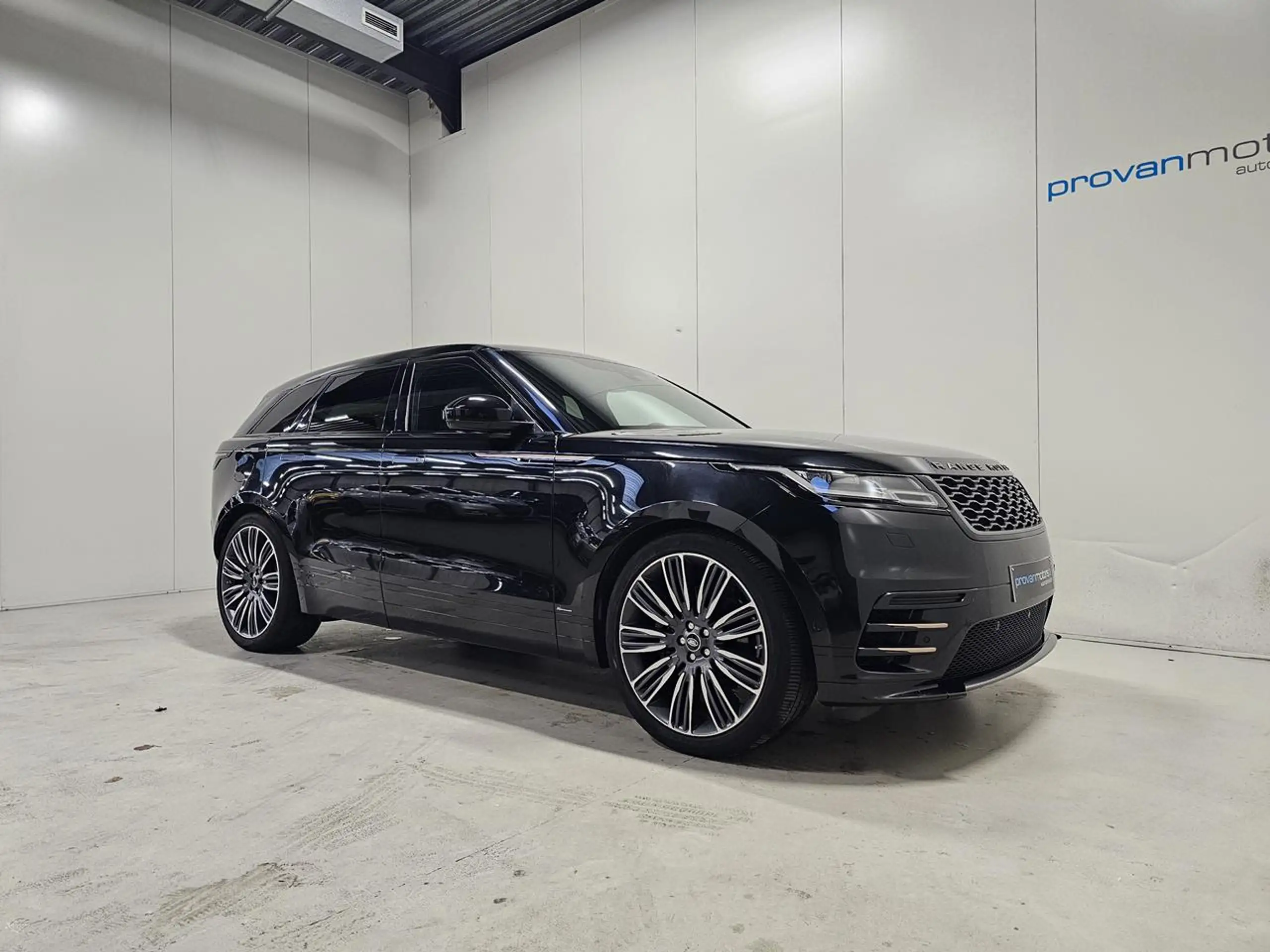 Land Rover - Range Rover Velar