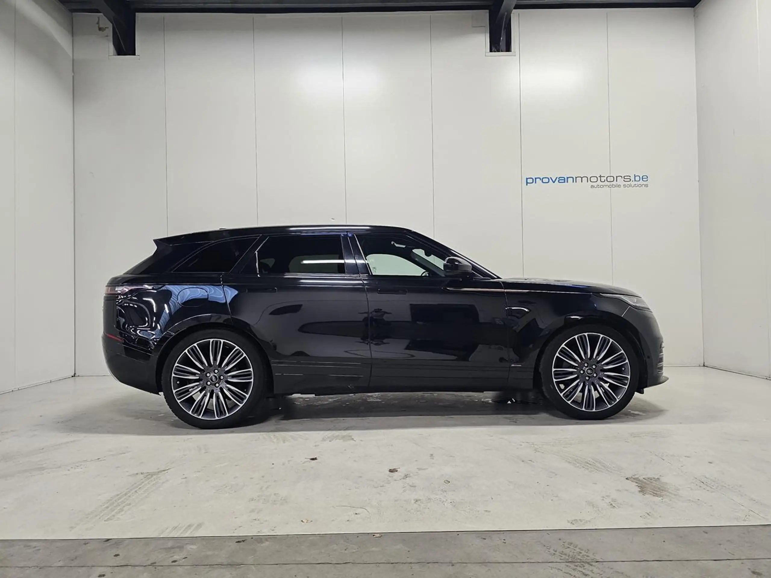 Land Rover - Range Rover Velar